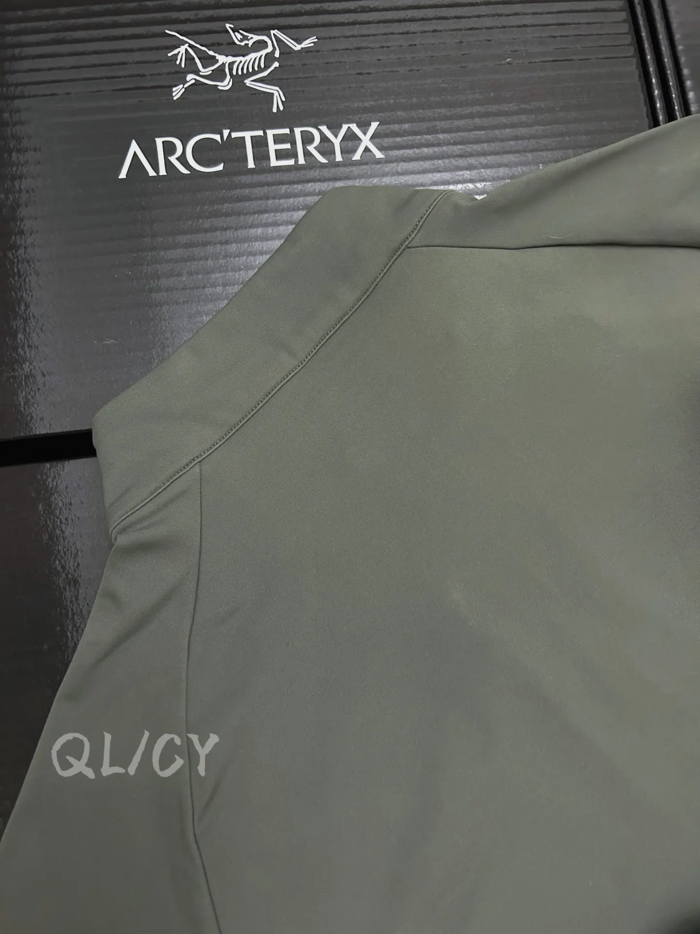 Delta Zip-Neck Fleece Sweatshirt D18020979 — view 5