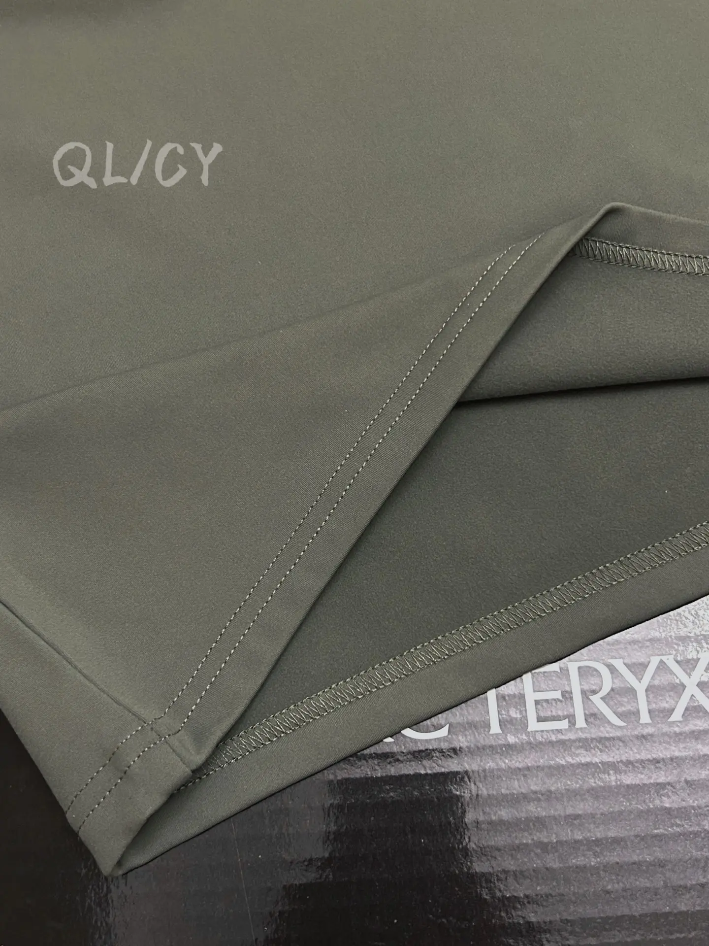 Delta Zip-Neck Fleece Sweatshirt D18020979 — view 6