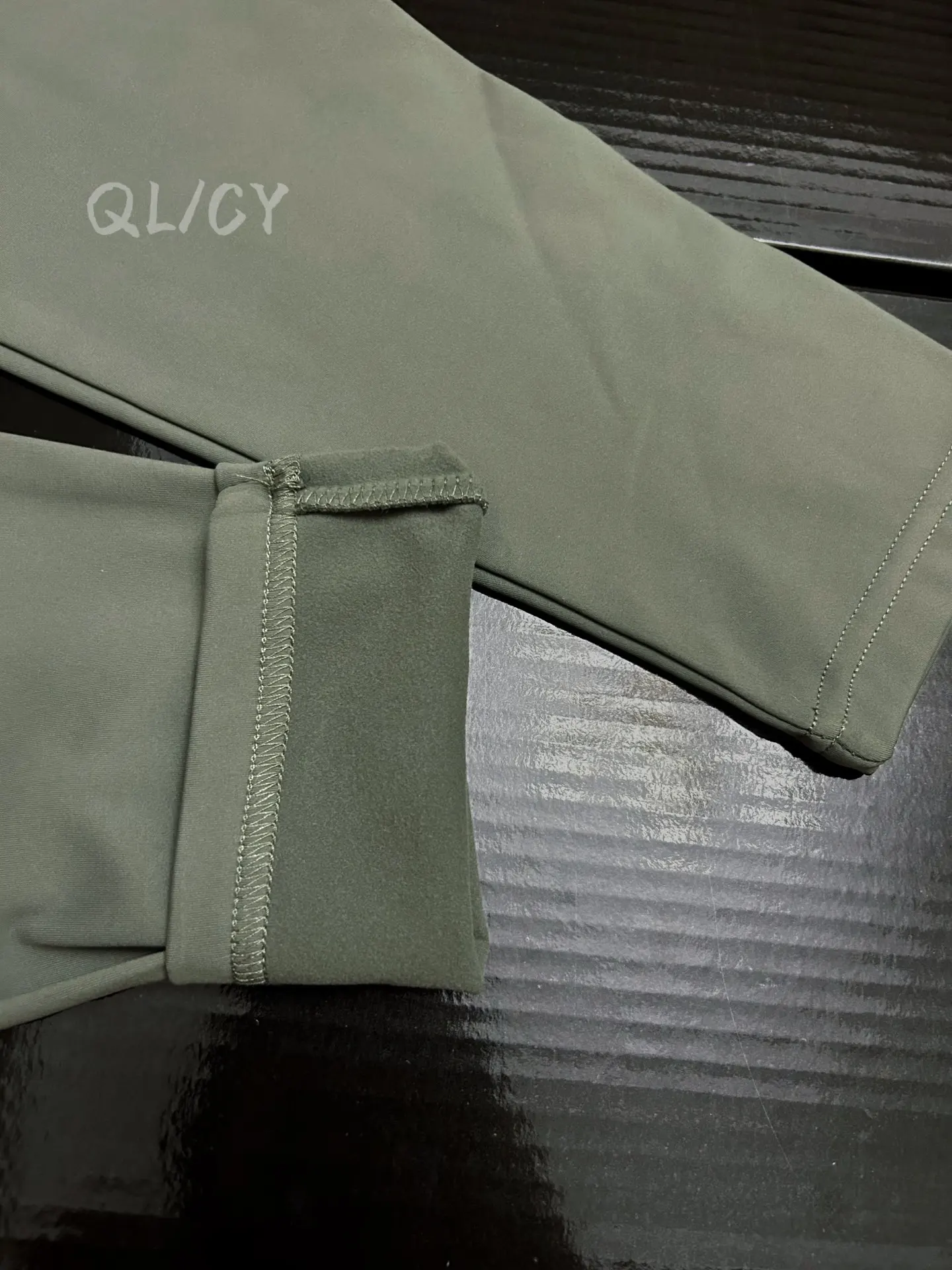 Delta Zip-Neck Fleece Sweatshirt D18020979 — view 8