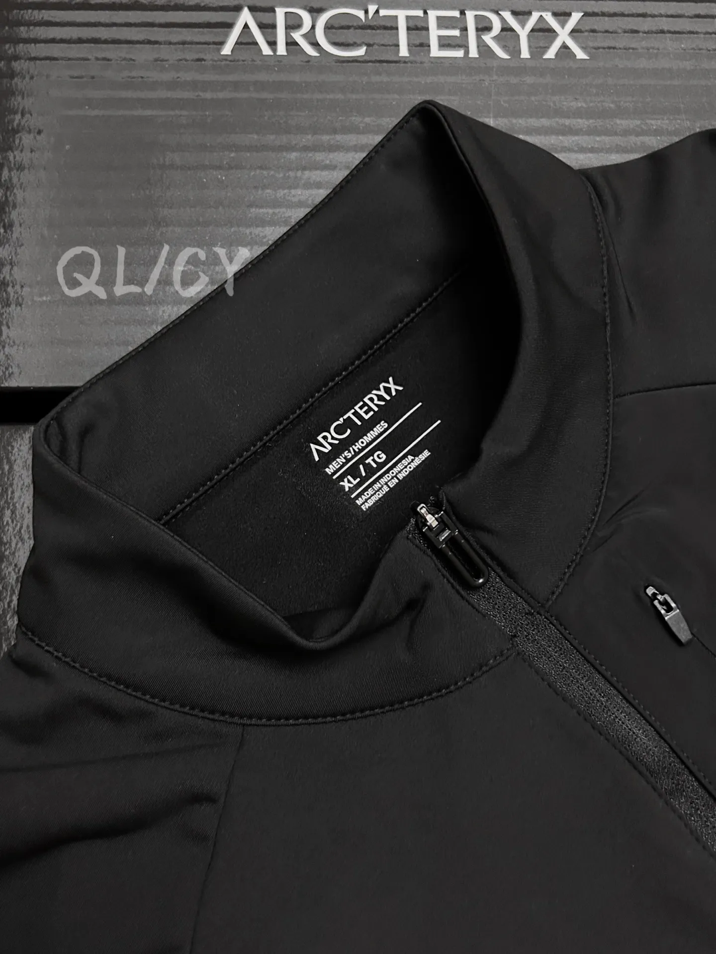 Delta Zip-Neck Fleece Sweatshirt D18020981 — view 2
