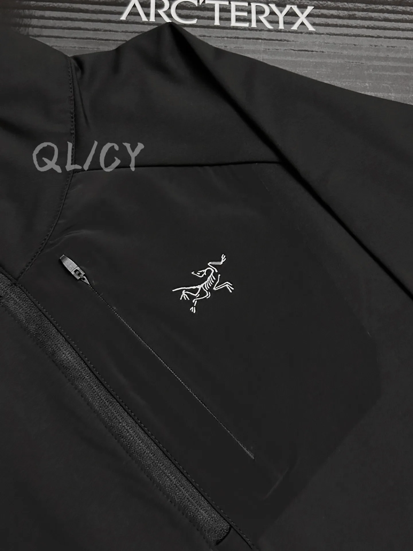 Delta Zip-Neck Fleece Sweatshirt D18020981 — view 9