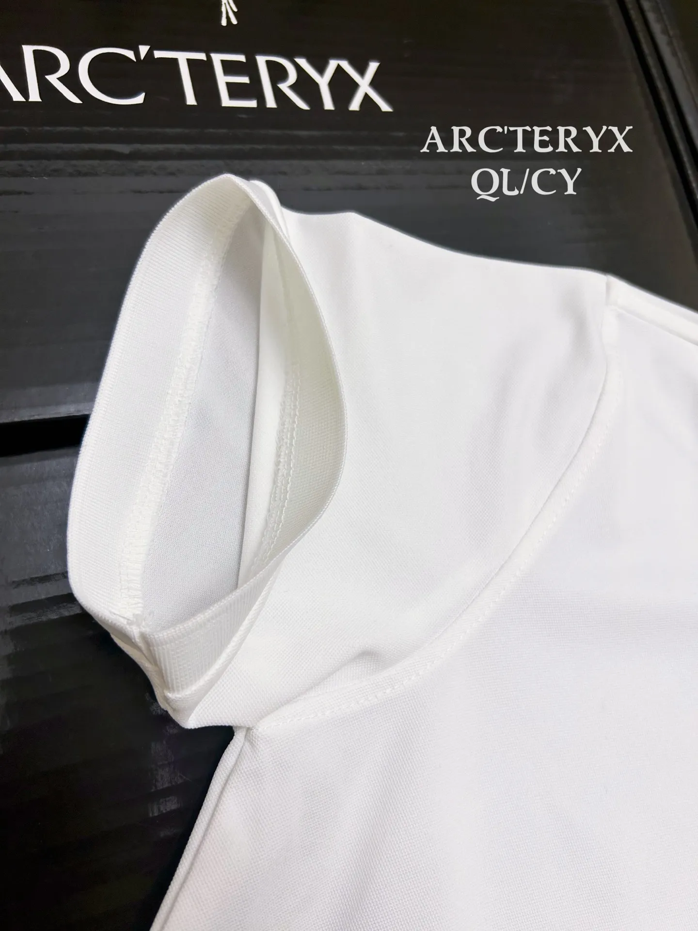 Embroidered Logo Technical Polo Shirt D19011527 — view 6