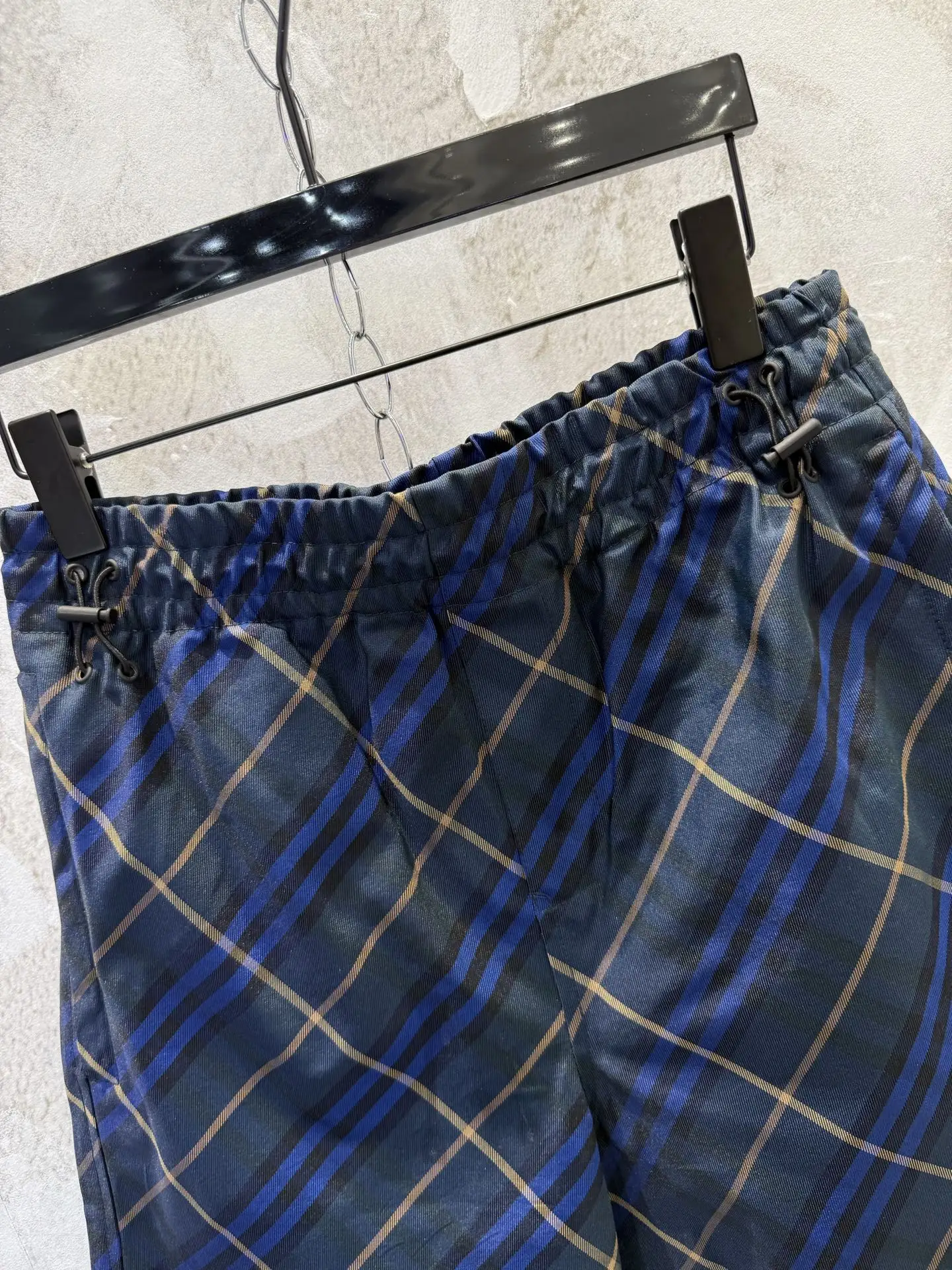Check Yarn-Dyed Drawstring Shorts D19513371 — view 3