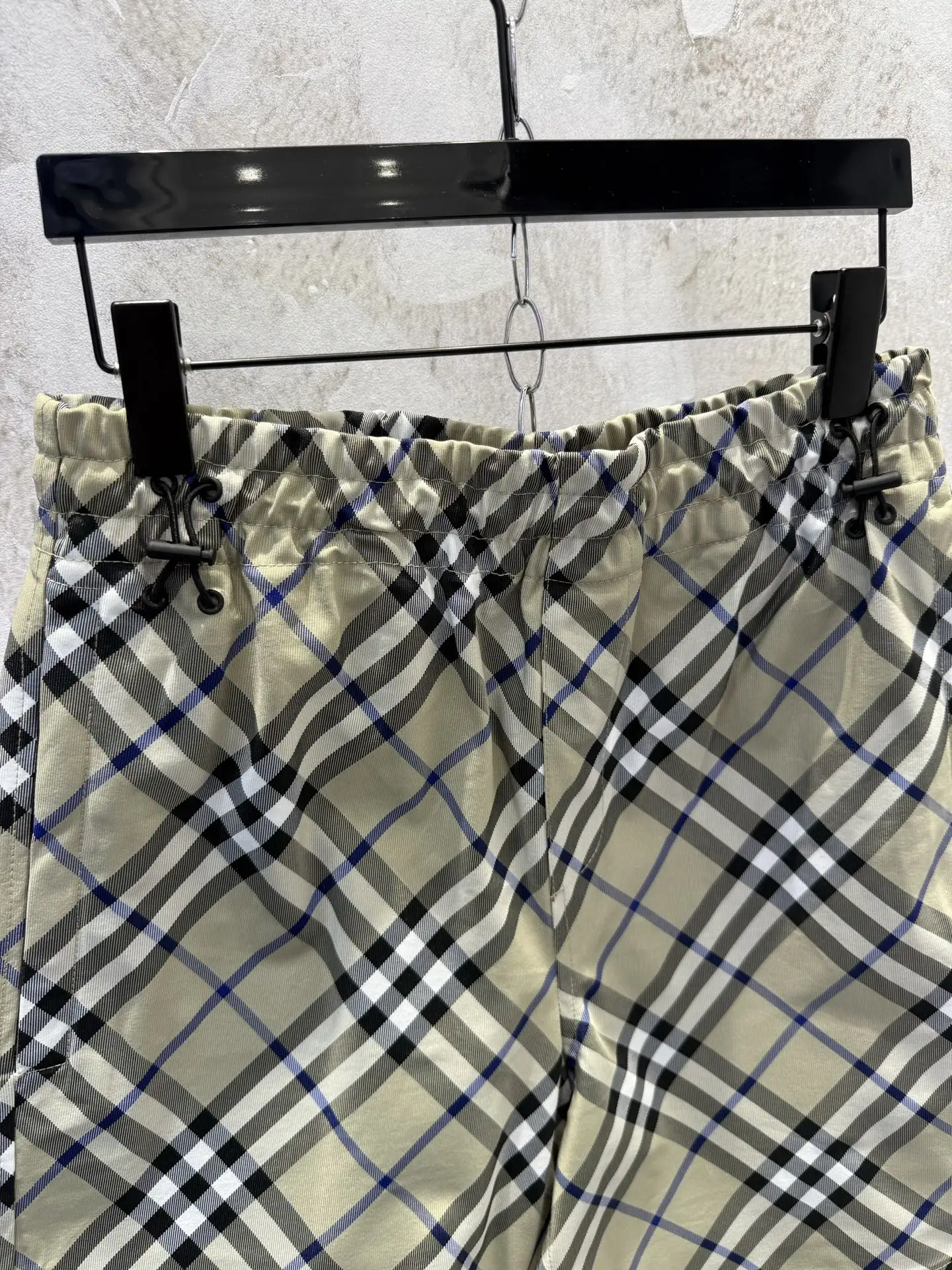 Check Yarn-Dyed Drawstring Shorts D19513370 — view 3