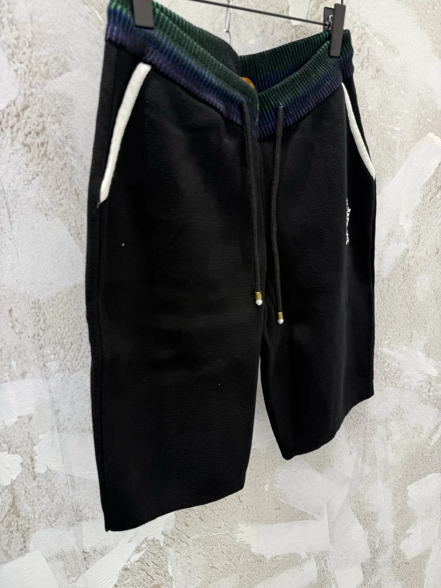 Logo Embroidered Cotton Knit Shorts D20019223 — view 6