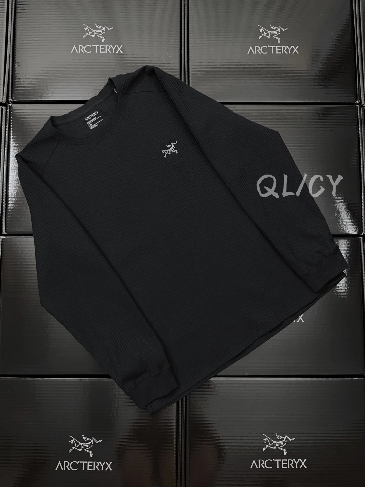 Logo-Embroidered Waffle-Knit Long-Sleeve T-Shirt D21020846 — view 2