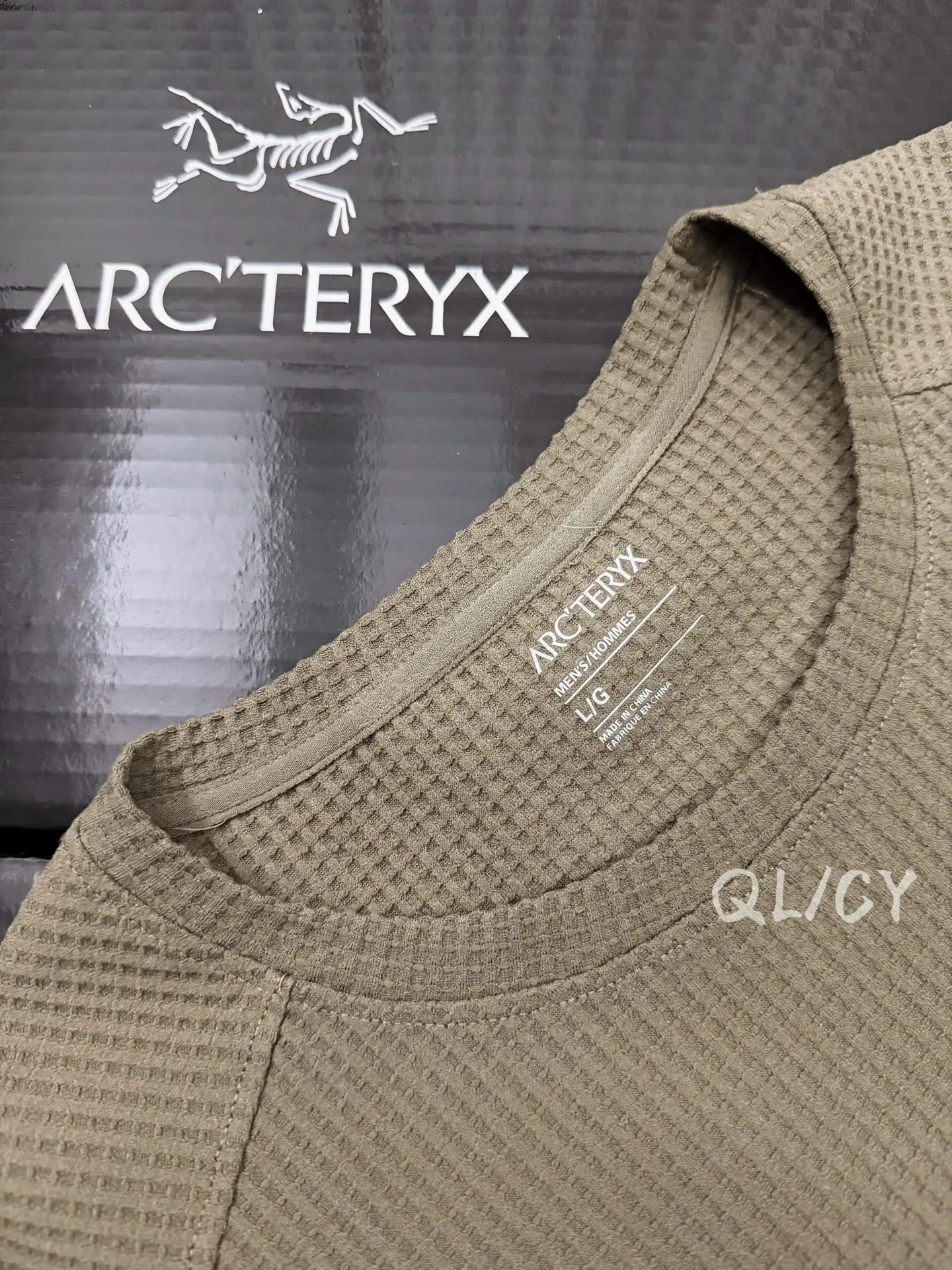 Logo-Embroidered Waffle-Knit Long-Sleeve T-Shirt D21020848 — view 5