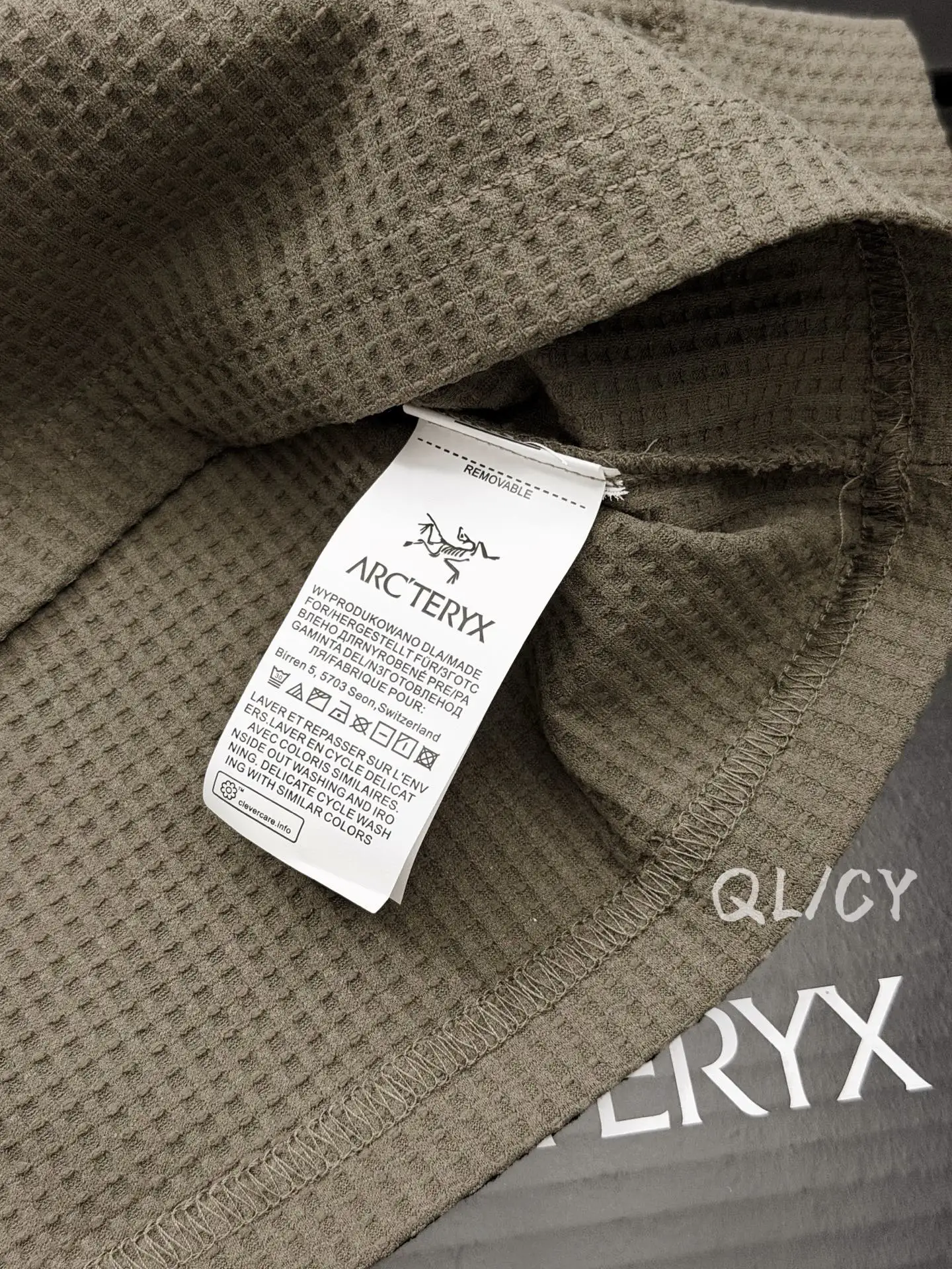 Logo-Embroidered Waffle-Knit Long-Sleeve T-Shirt D21020848 — view 8