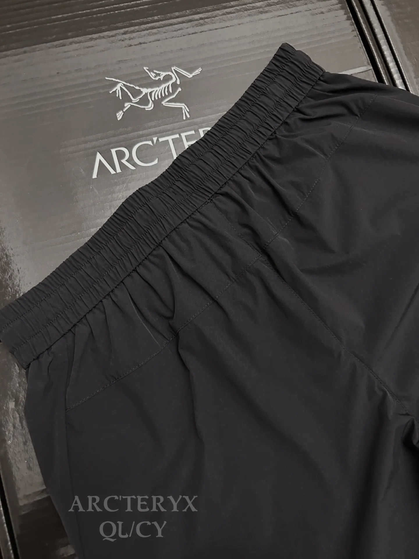 Lightweight Technical Softshell Shorts D23011518 — view 3