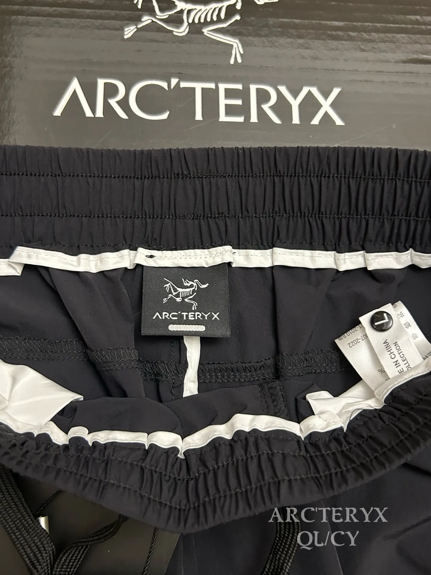 Lightweight Technical Softshell Shorts D23011518 — view 6