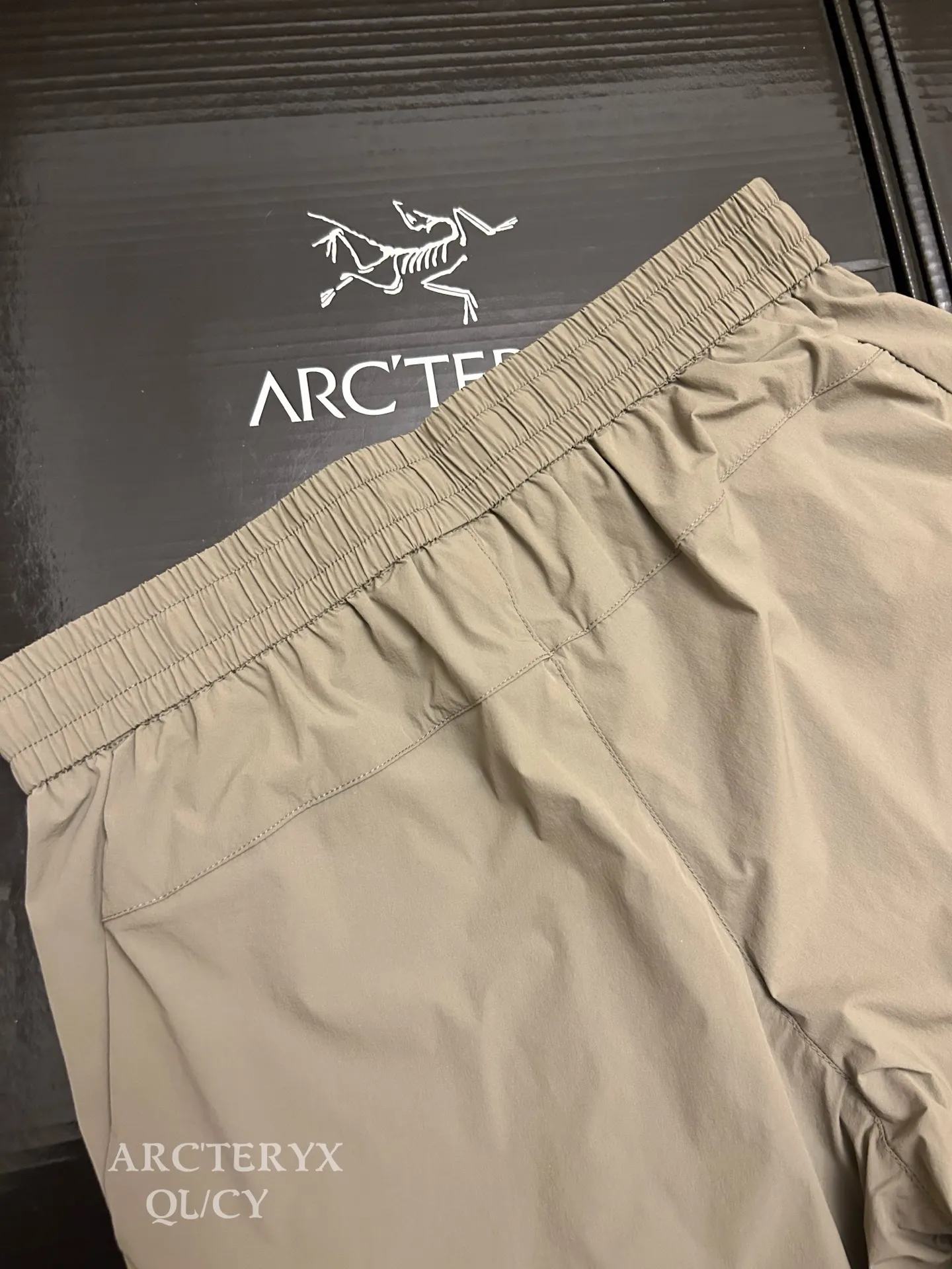 Lightweight Technical Softshell Shorts D23011516 — view 3