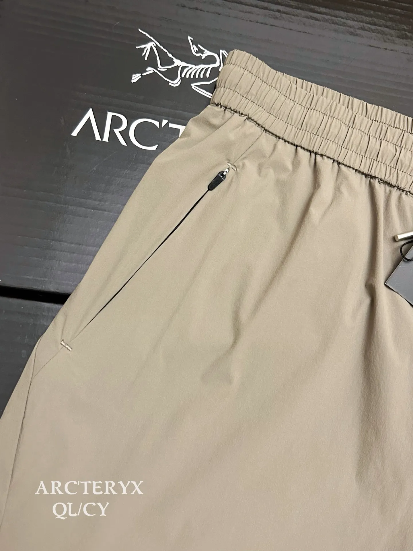 Lightweight Technical Softshell Shorts D23011516 — view 4