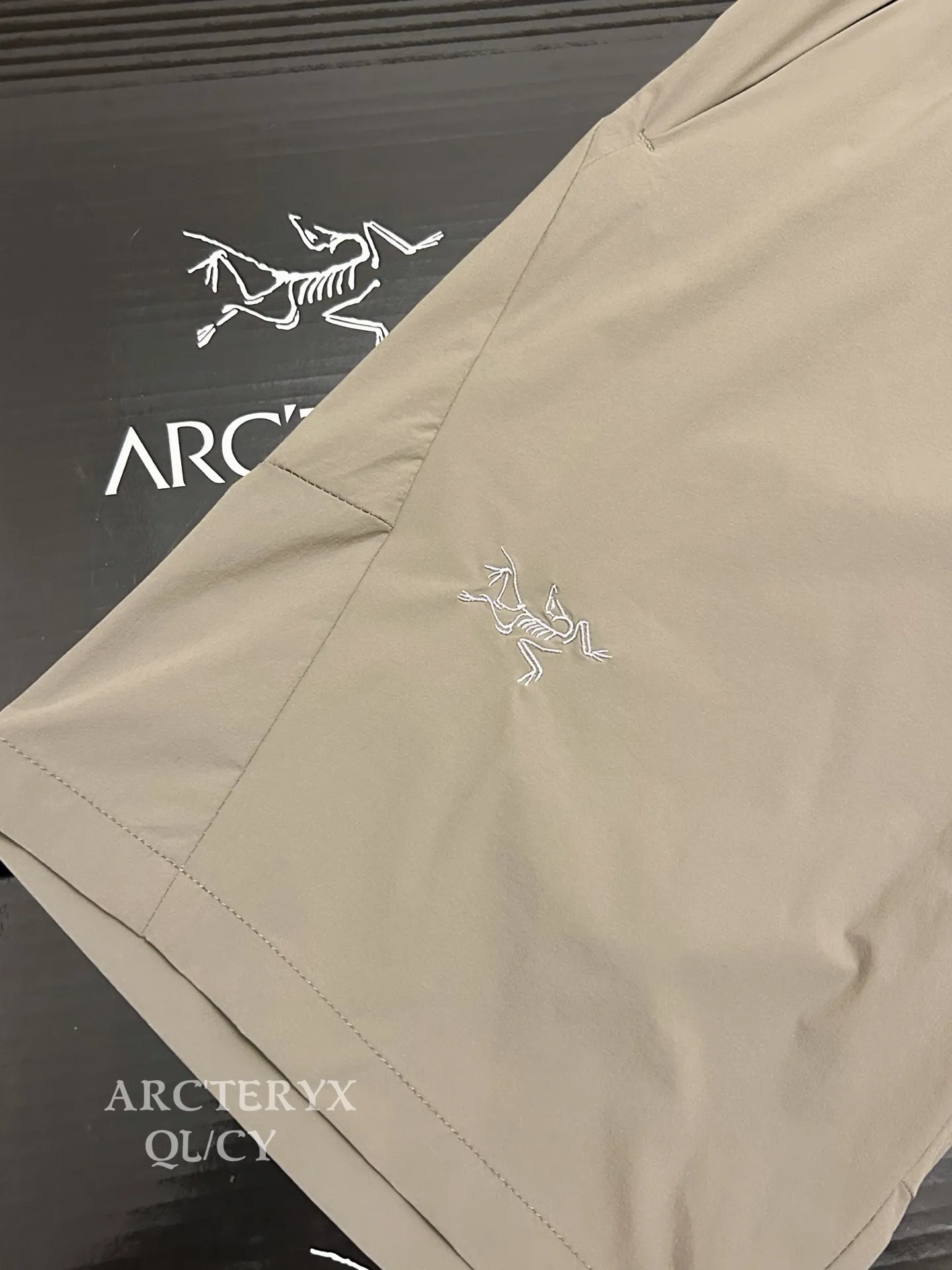 Lightweight Technical Softshell Shorts D23011516 — view 5