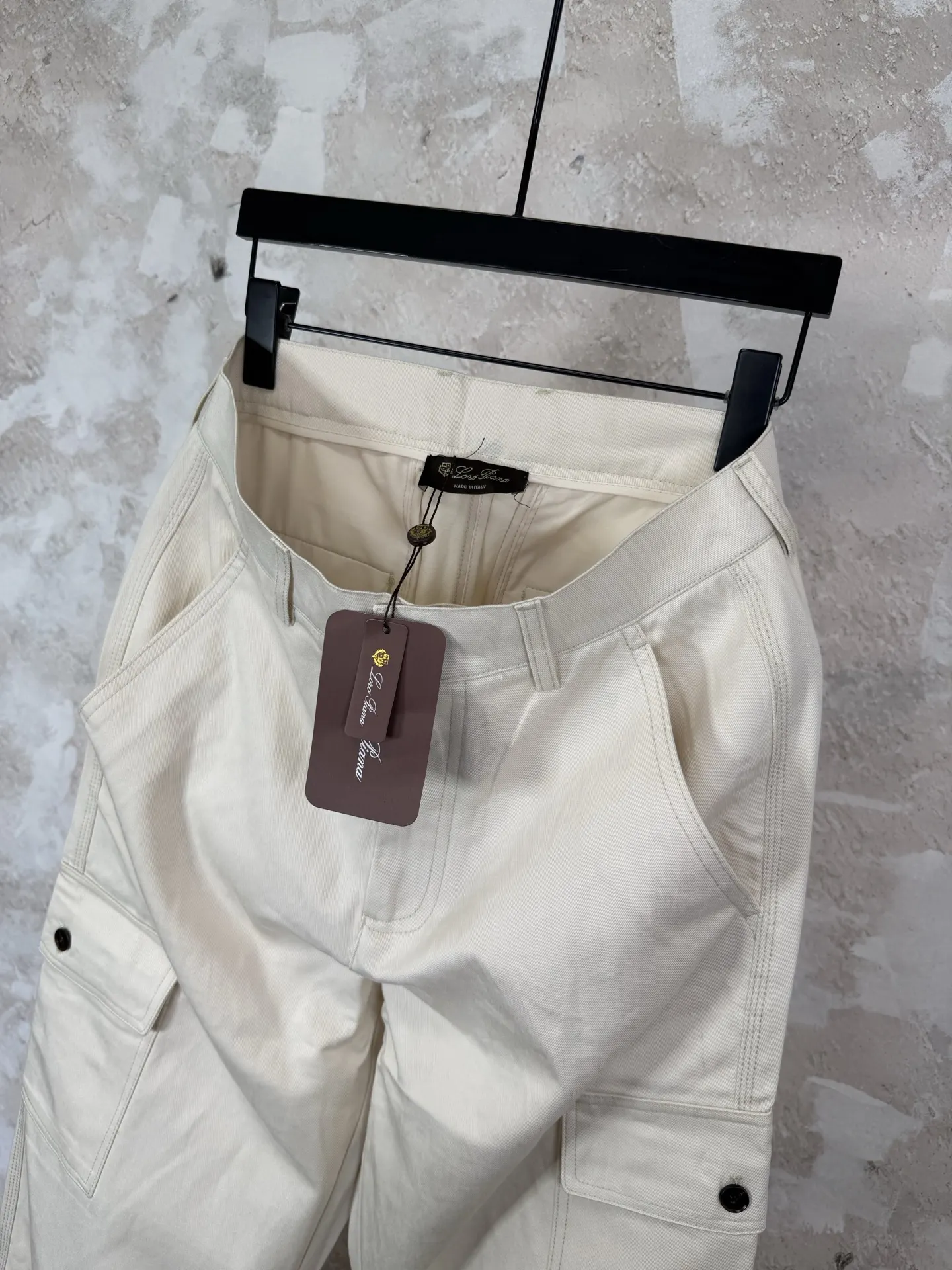 Straight-Leg Cotton and Linen-Blend Cargo Trousers D23519215 — view 10