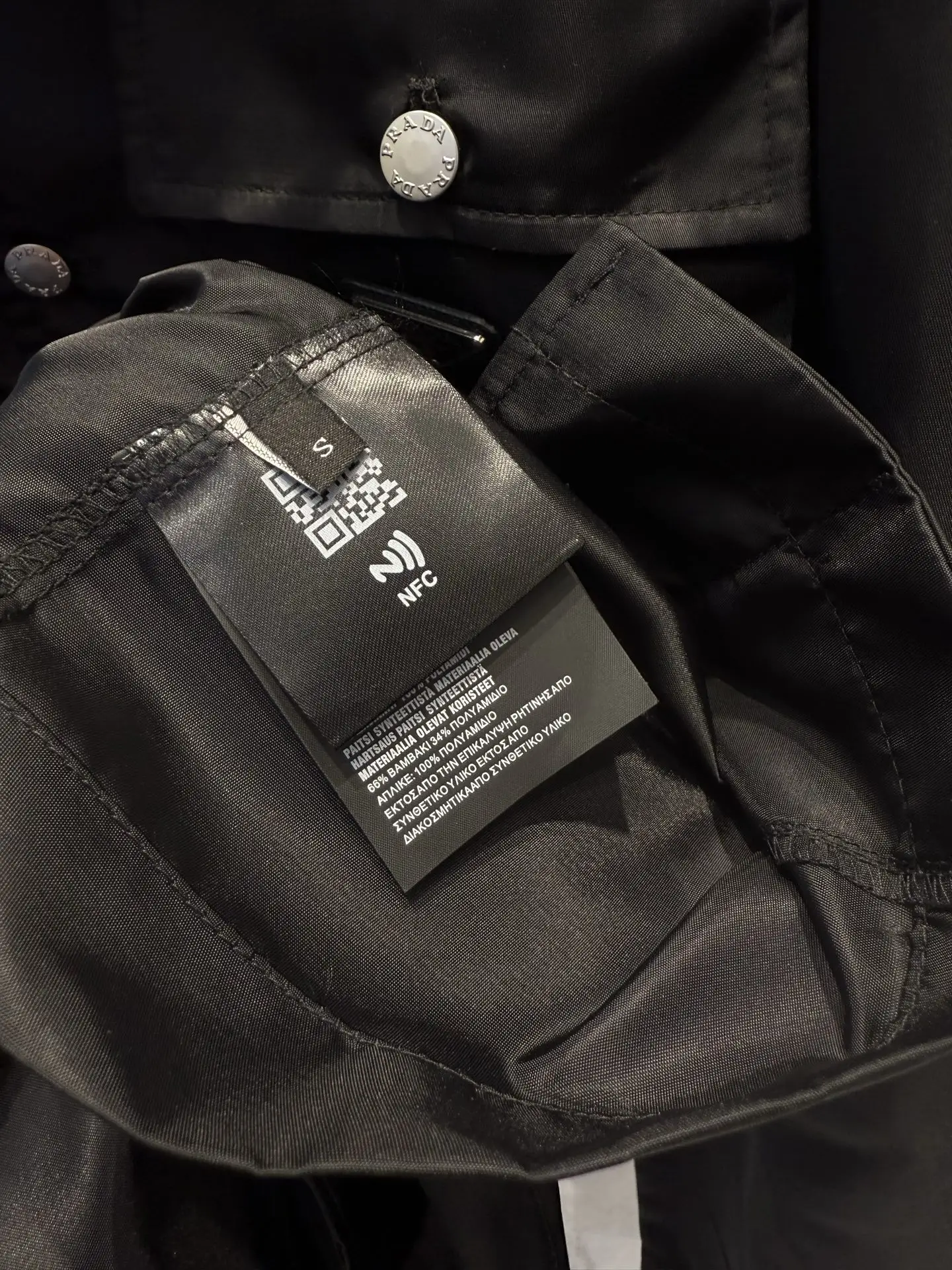 Logo-Plaque Re-Nylon Utility Overshirt D23513358 — view 9