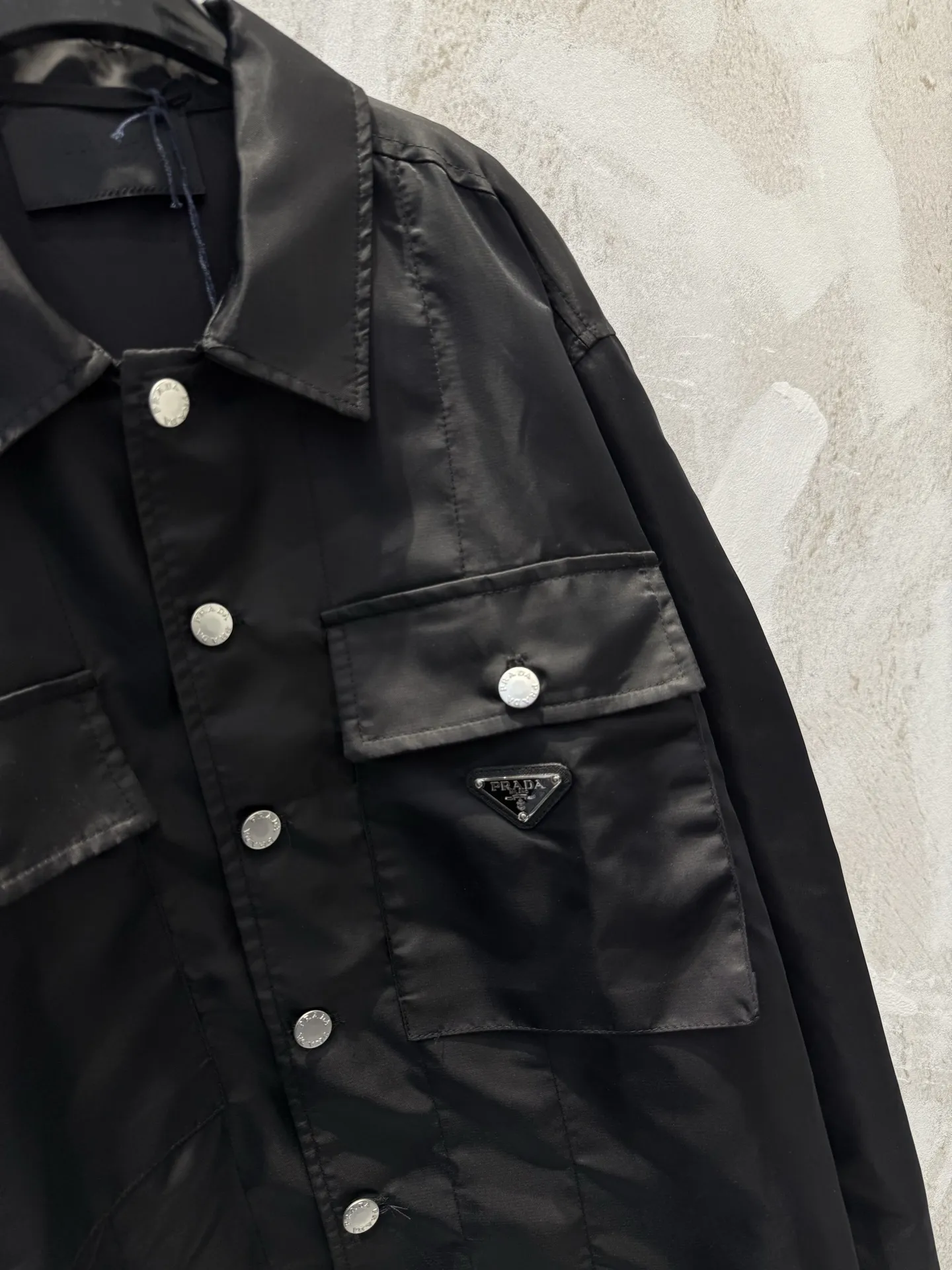 Logo-Plaque Re-Nylon Utility Overshirt D23513358 — view 11