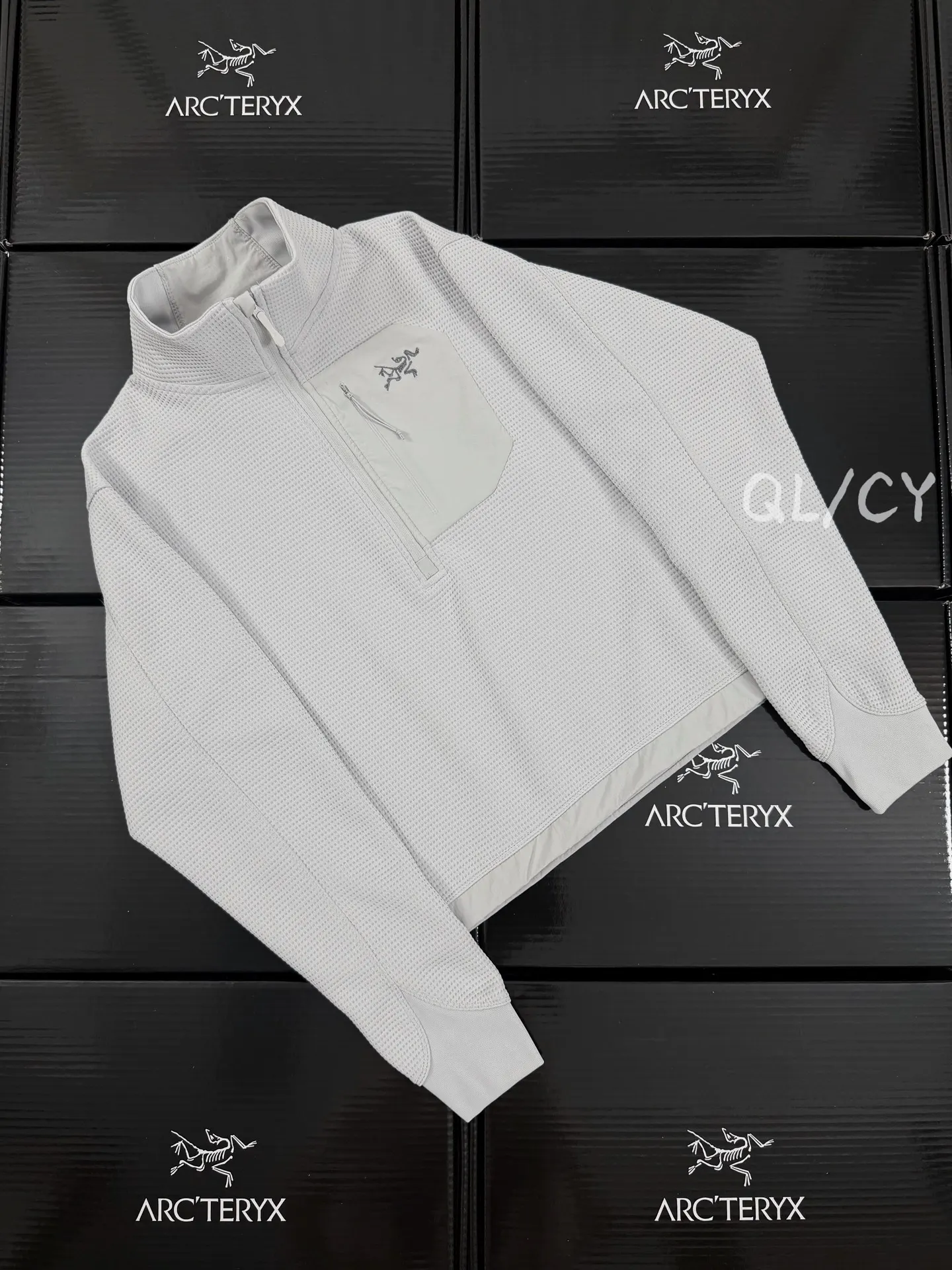 Olera Crew Waffle-Knit Fleece Pullover D27020950 — view 2
