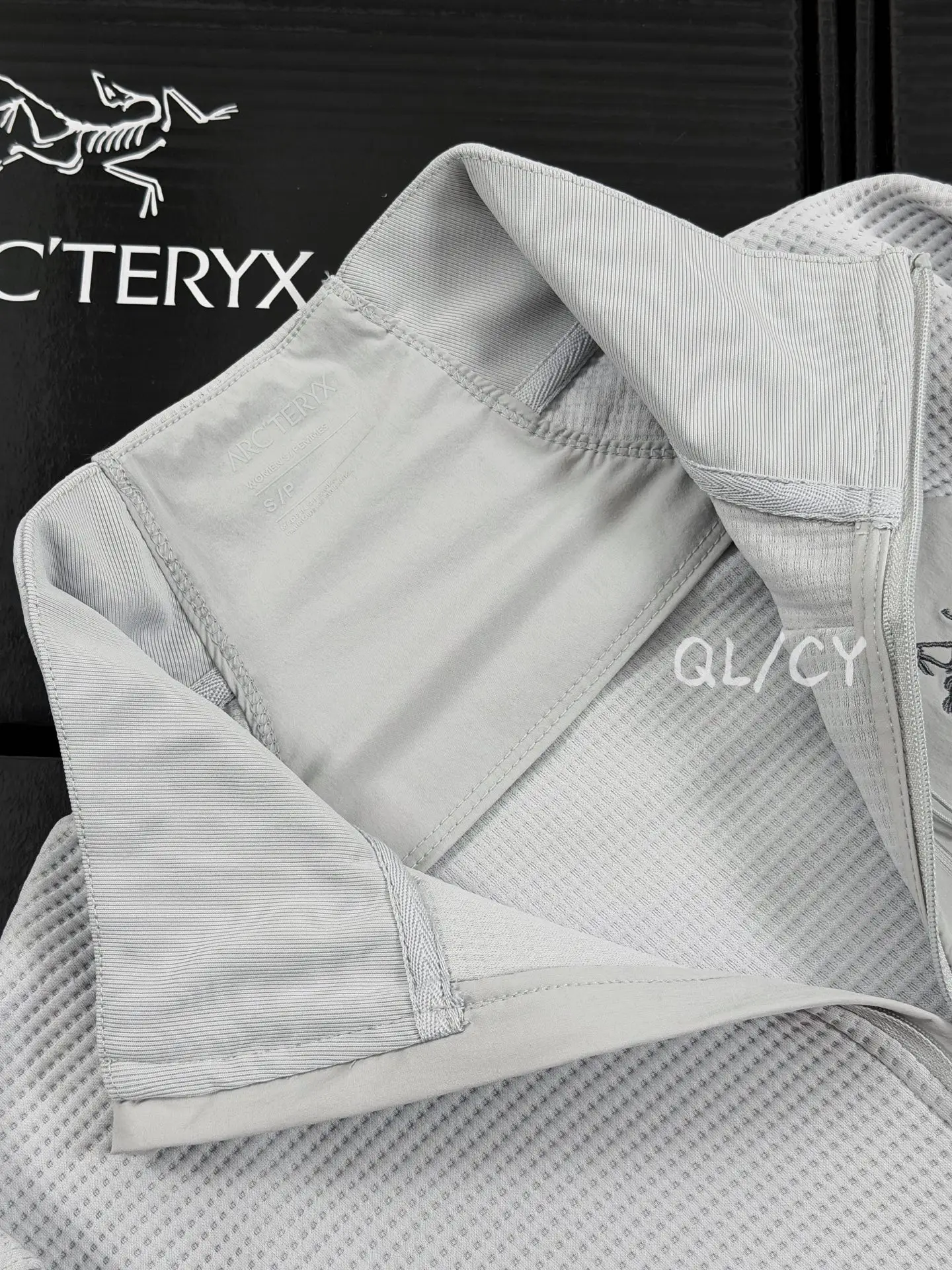 Olera Crew Waffle-Knit Fleece Pullover D27020950 — view 5