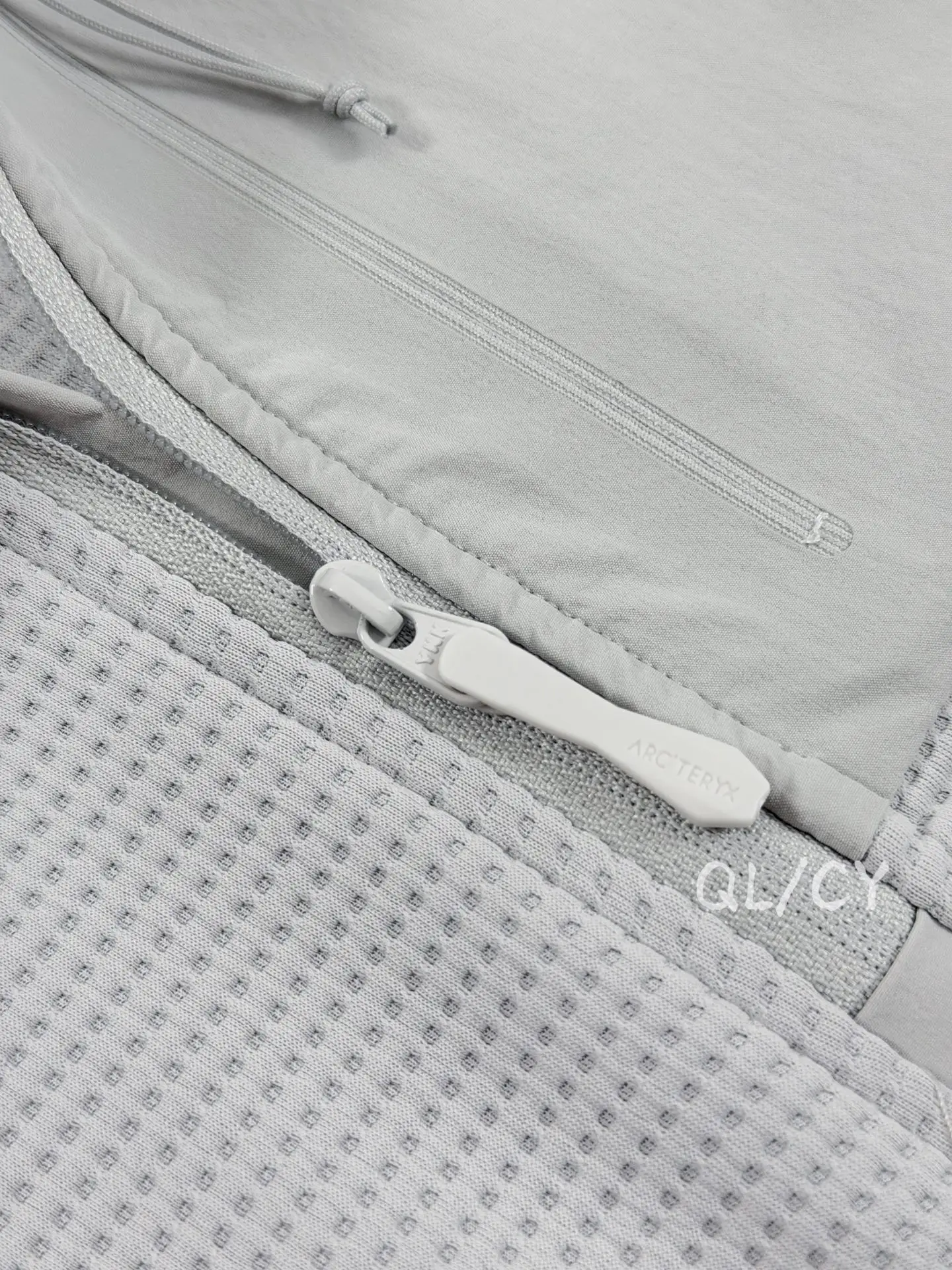 Olera Crew Waffle-Knit Fleece Pullover D27020950 — view 6