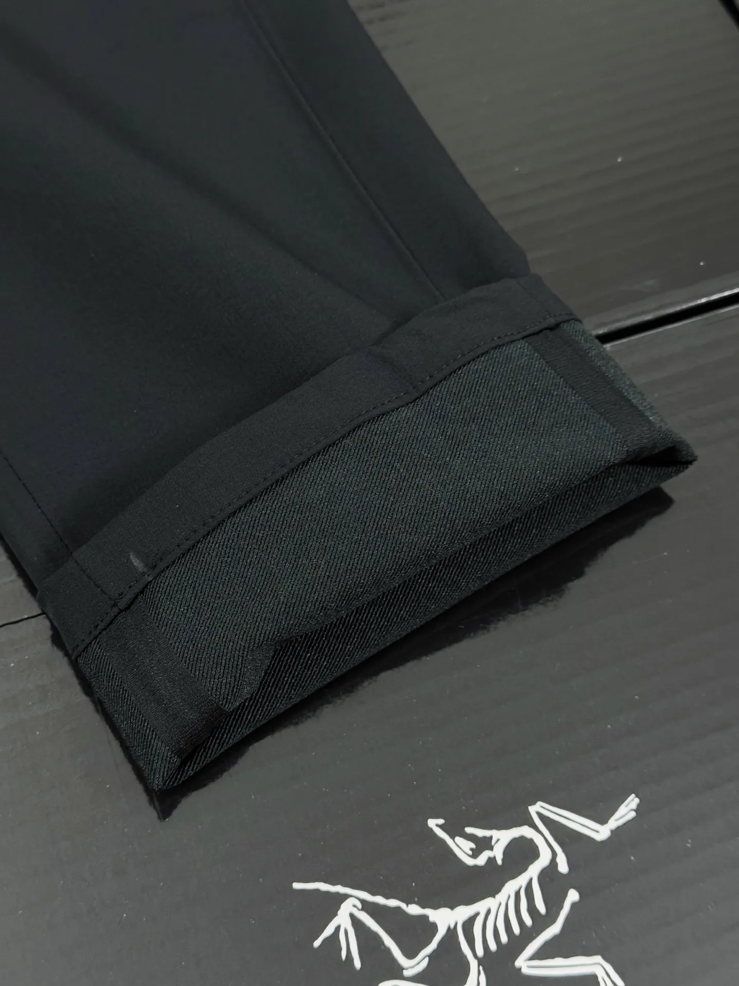 Veilance Align MX Windproof Softshell Trousers D28020777 — view 3
