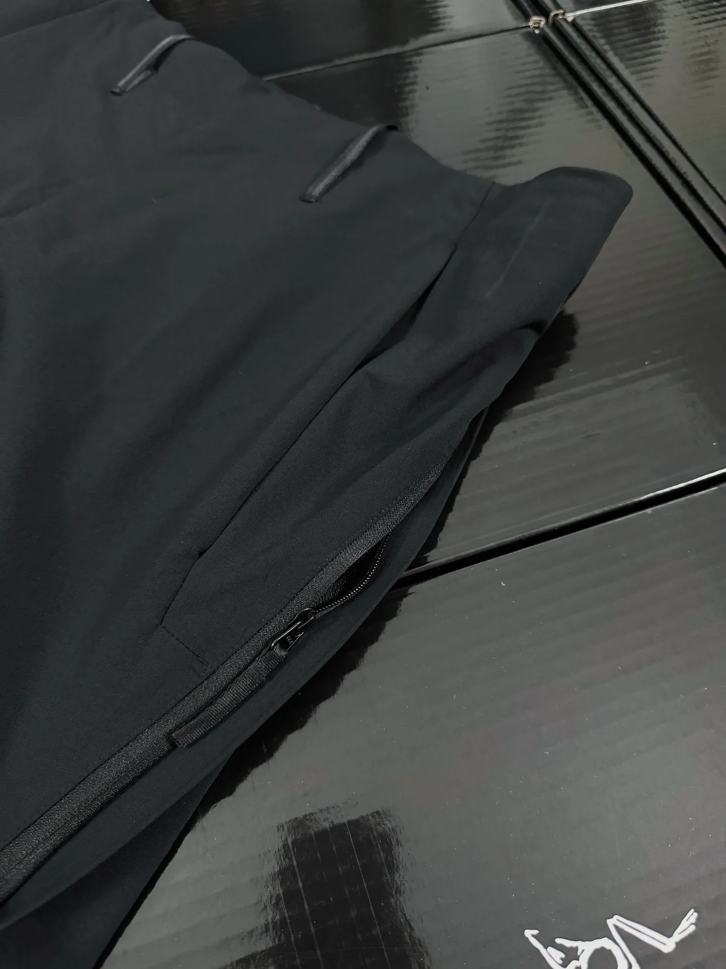 Veilance Align MX Windproof Softshell Trousers D28020777 — view 5