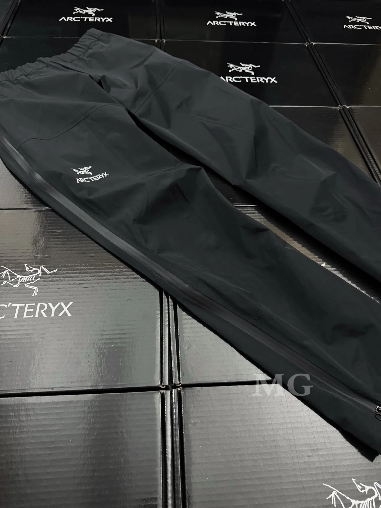 Beta GORE-TEX Shell Trousers D28020771 — view 3