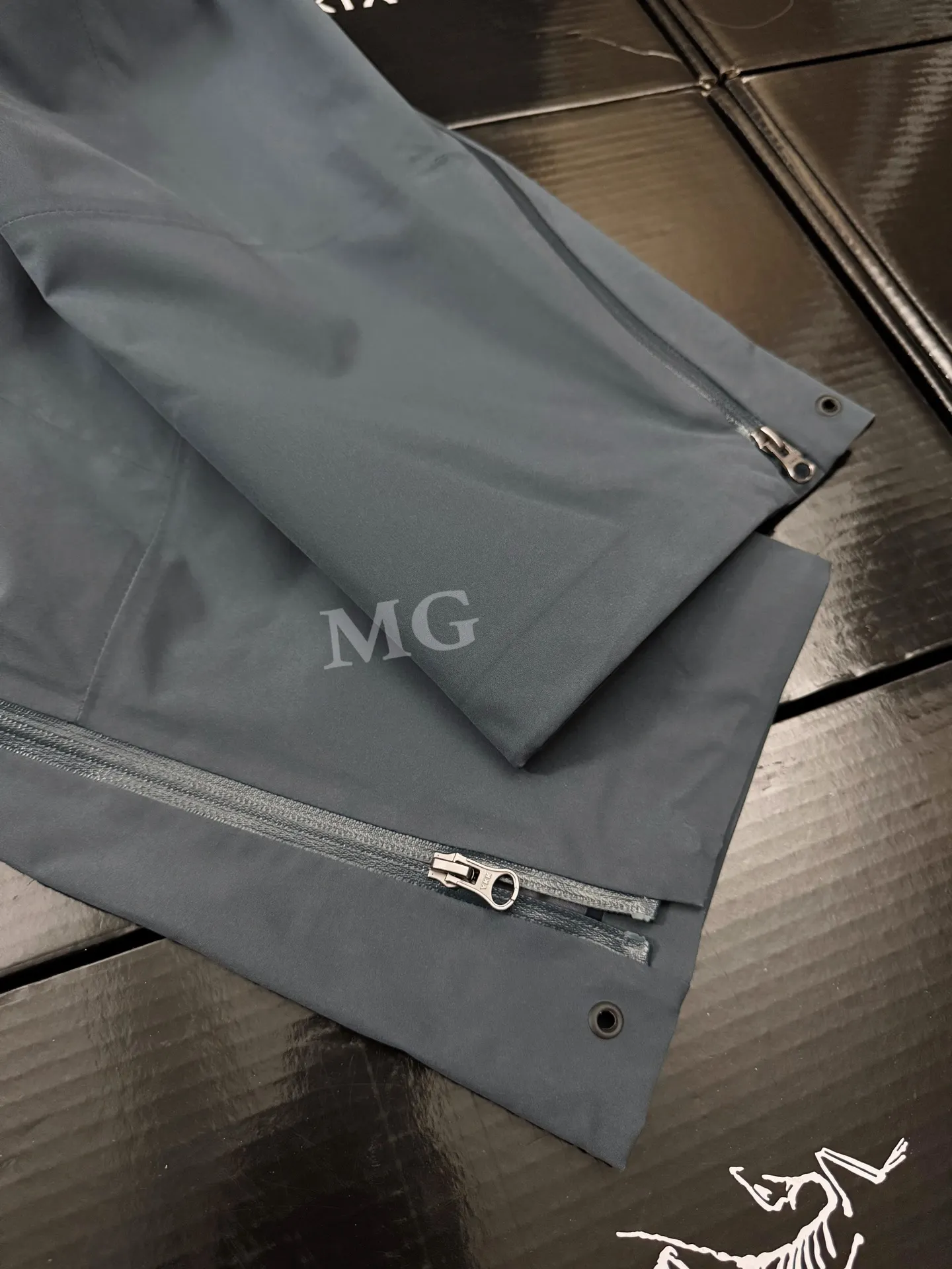 Beta GORE-TEX Waterproof Shell Pants D28020772 — view 3