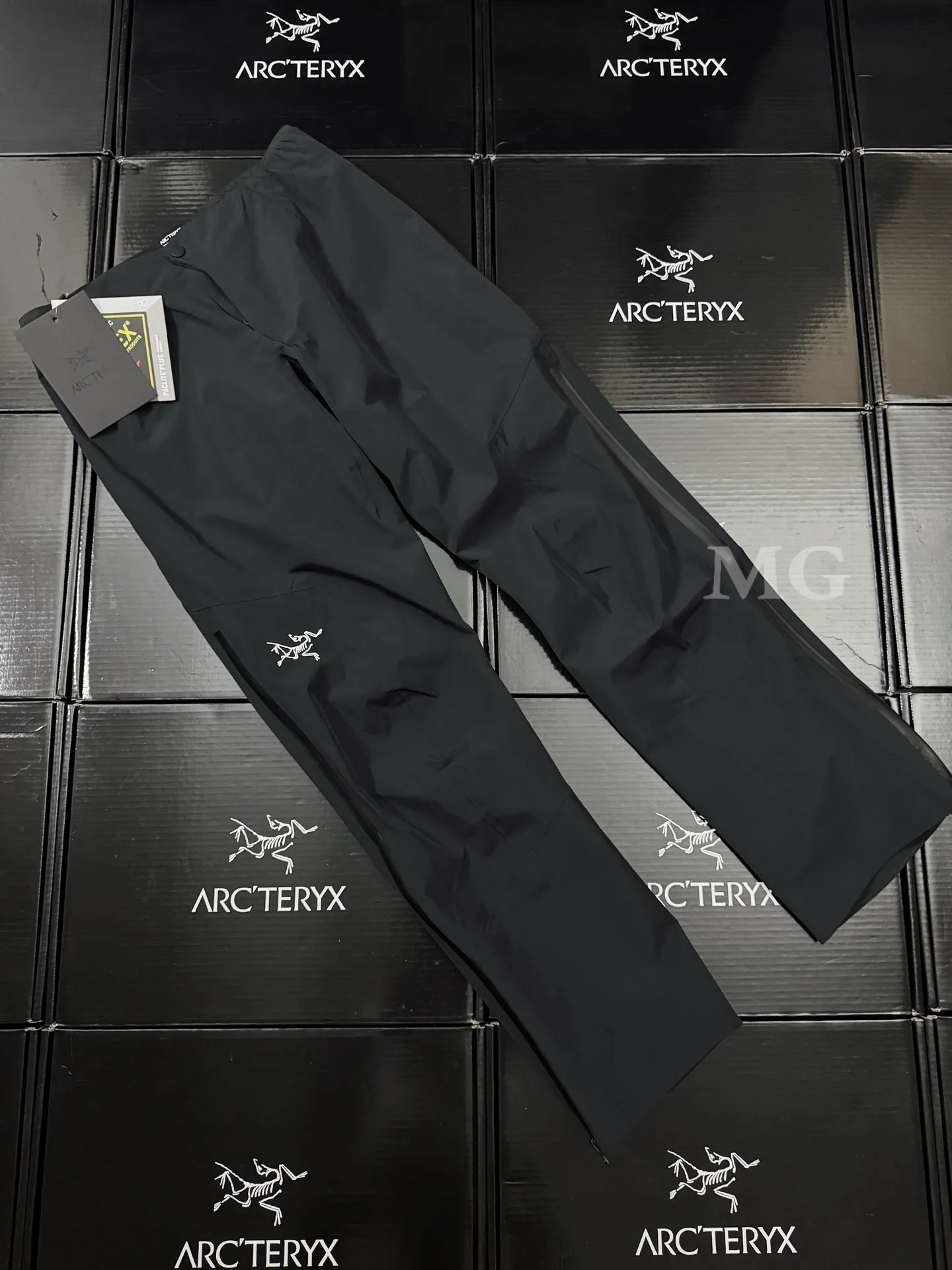 Zeta SL GORE-TEX Shell Trousers D28020770 — view 2