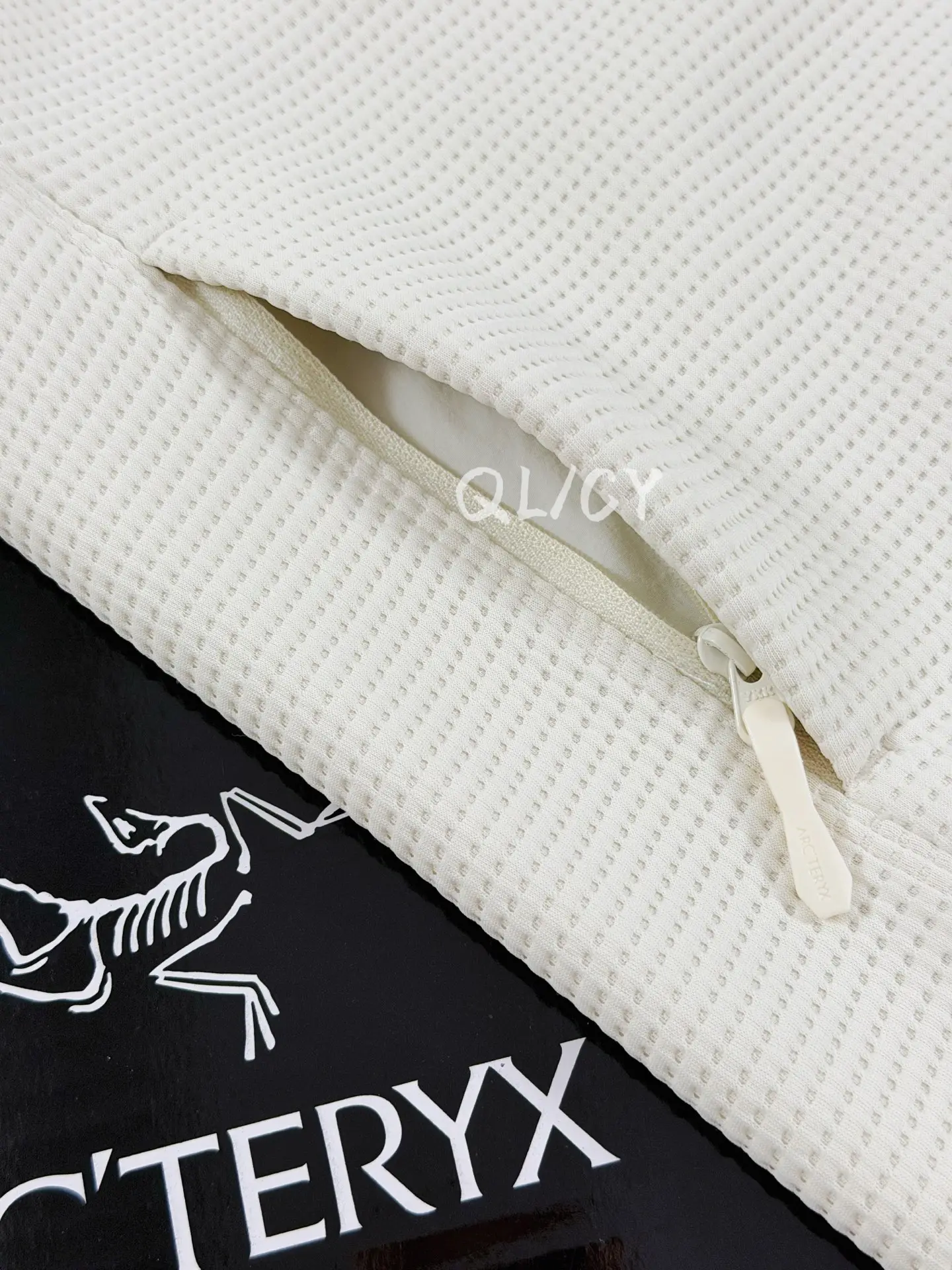 Olera Waffle-Knit Hooded Jacket D28020890 — view 3