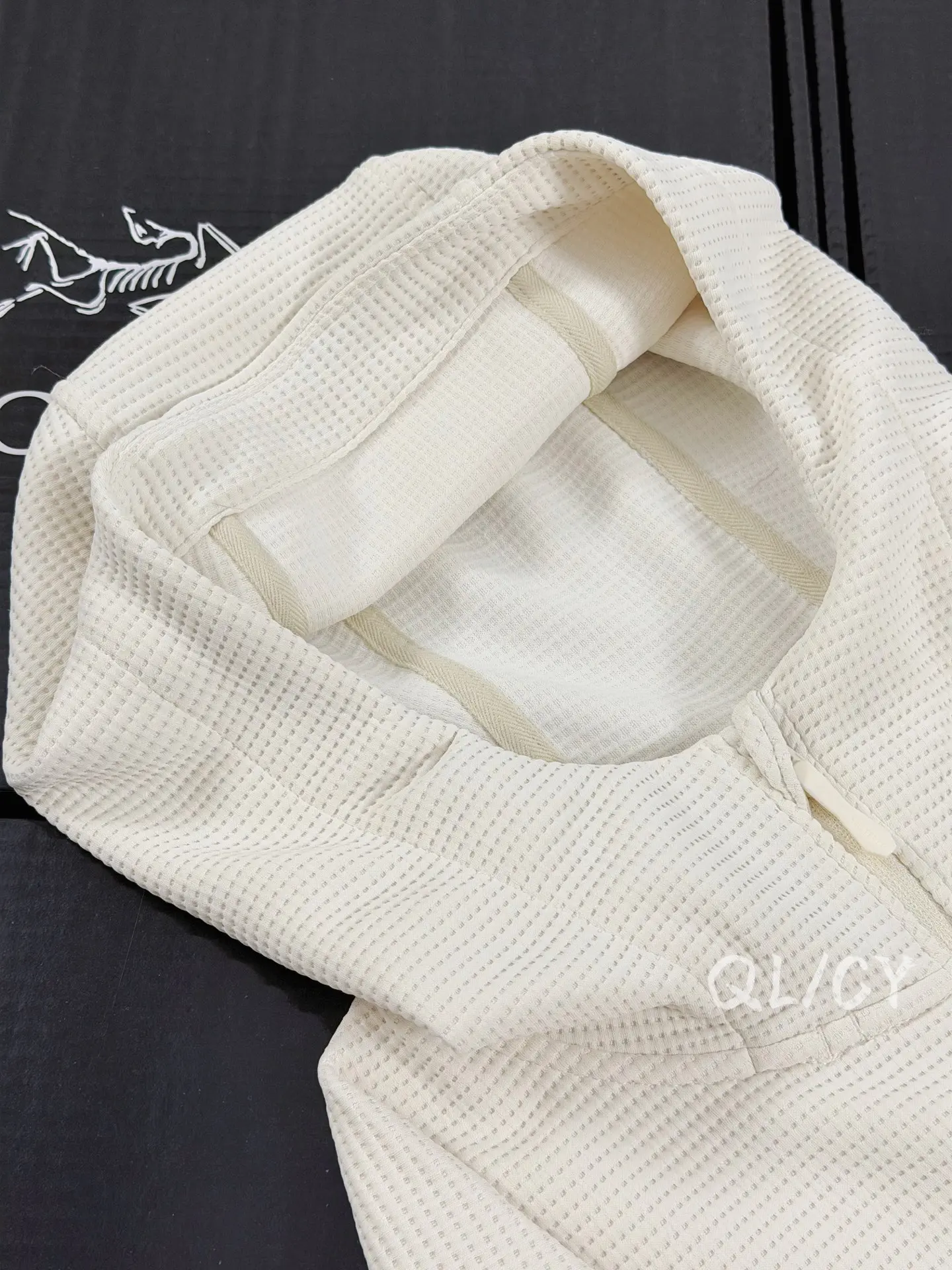 Olera Waffle-Knit Hooded Jacket D28020890 — view 9