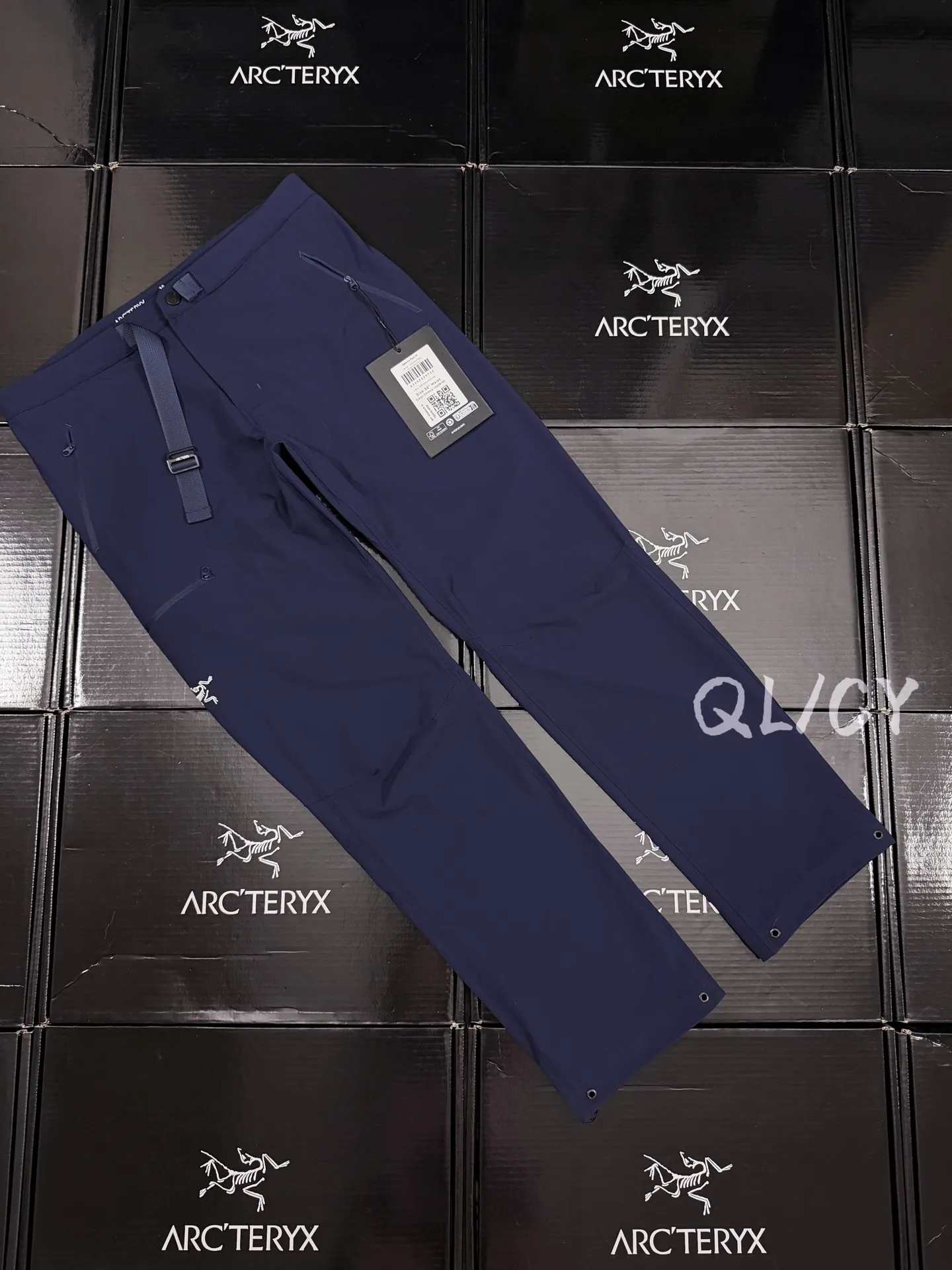 Gamma Lightweight Softshell Trousers D28020838 — view 2