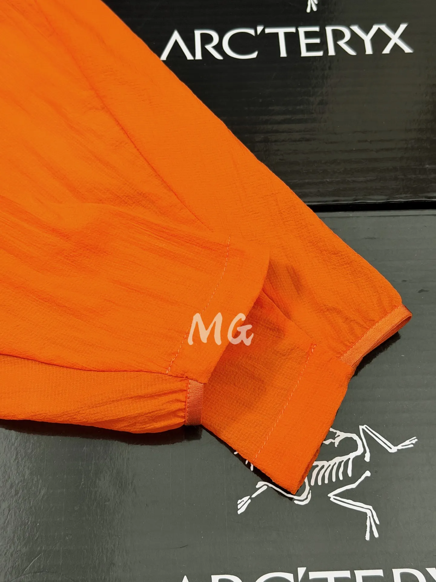Incendo Airshell Hooded Windshell Jacket D30011477 — view 9