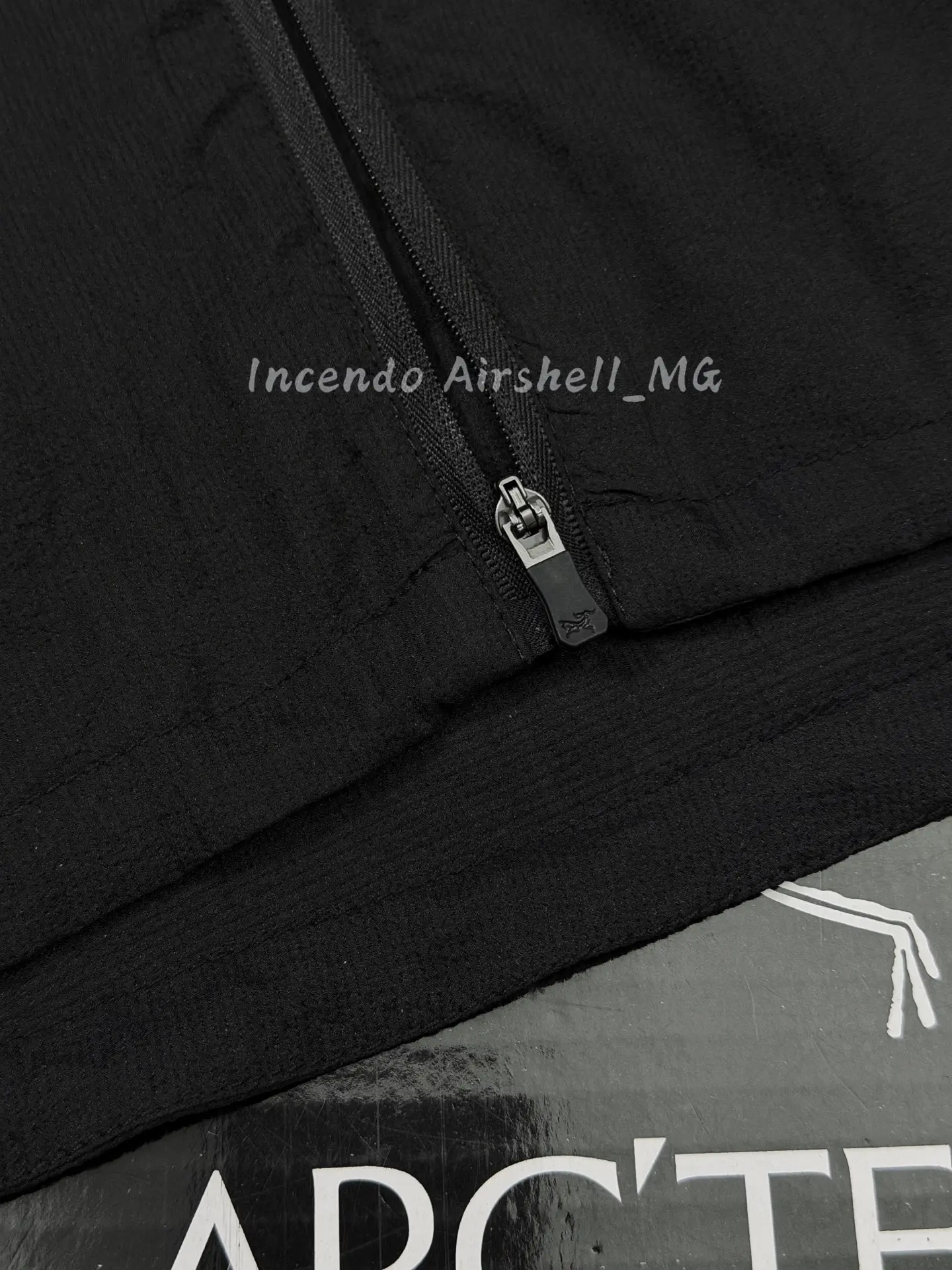 Incendo Airshell Hooded Windshell Jacket D30011480 — view 6