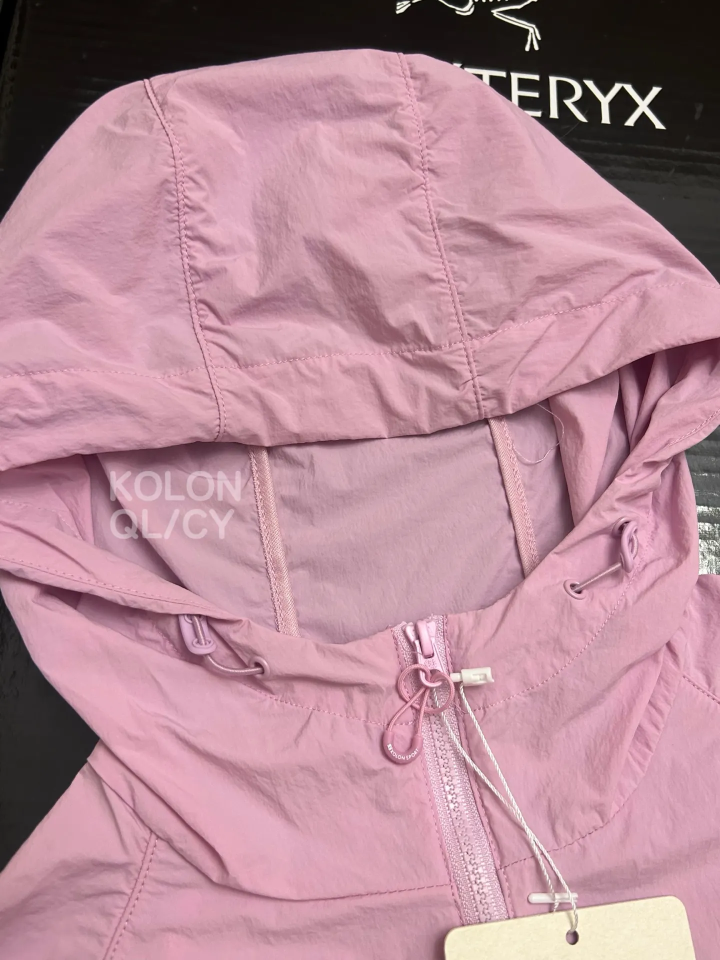 Compact Water-Repellent Hooded Windbreaker D30011511 — view 5