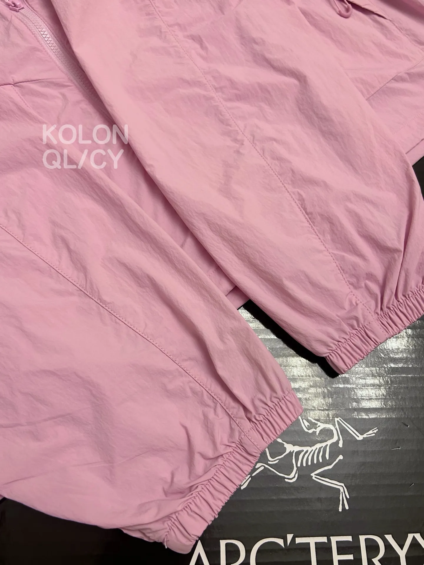Compact Water-Repellent Hooded Windbreaker D30011511 — view 6