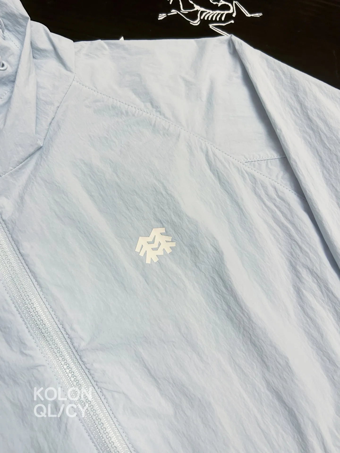 Compact Water-Repellent Hooded Windbreaker D30011512 — view 5