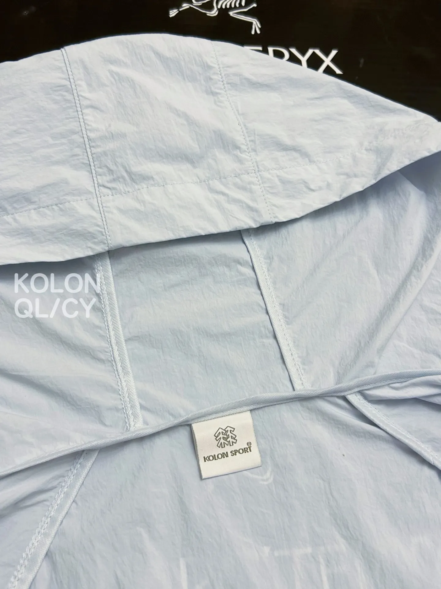 Compact Water-Repellent Hooded Windbreaker D30011512 — view 7