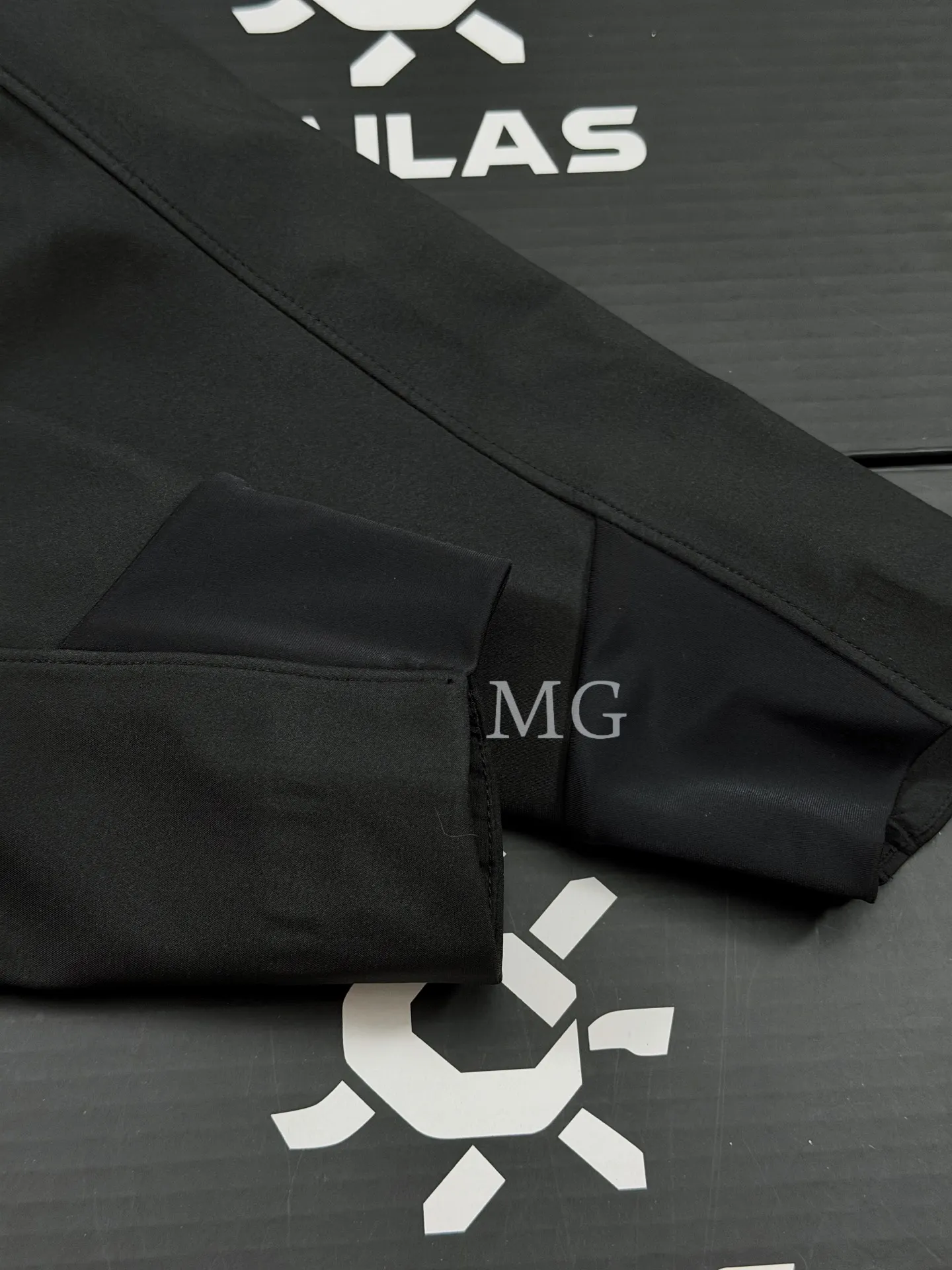 M8 IC Softshell Windproof Fleece-Lined Jacket D30020748 — view 5