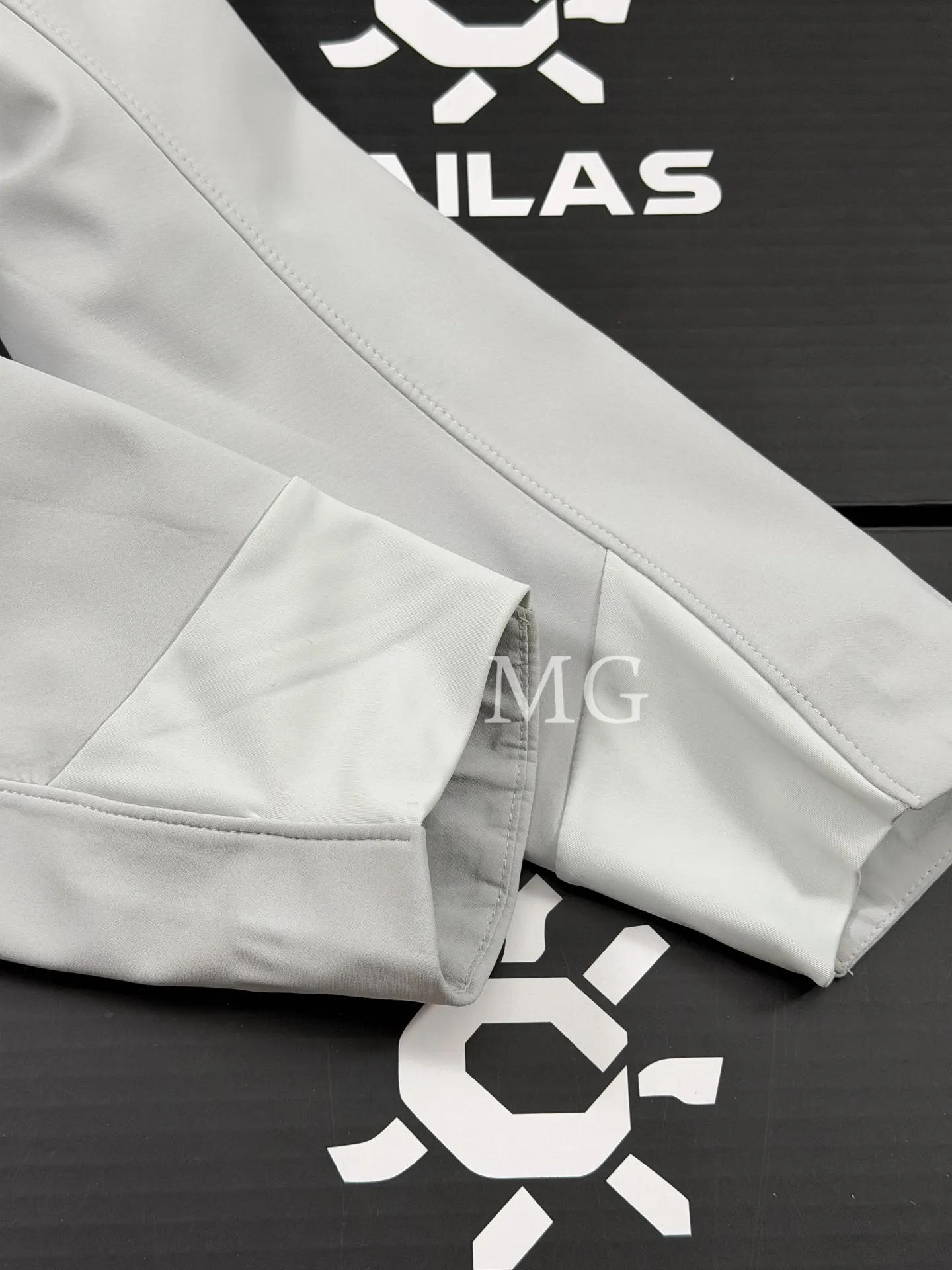 M8 IC Fleece-Lined Softshell Jacket D30020749 — view 5