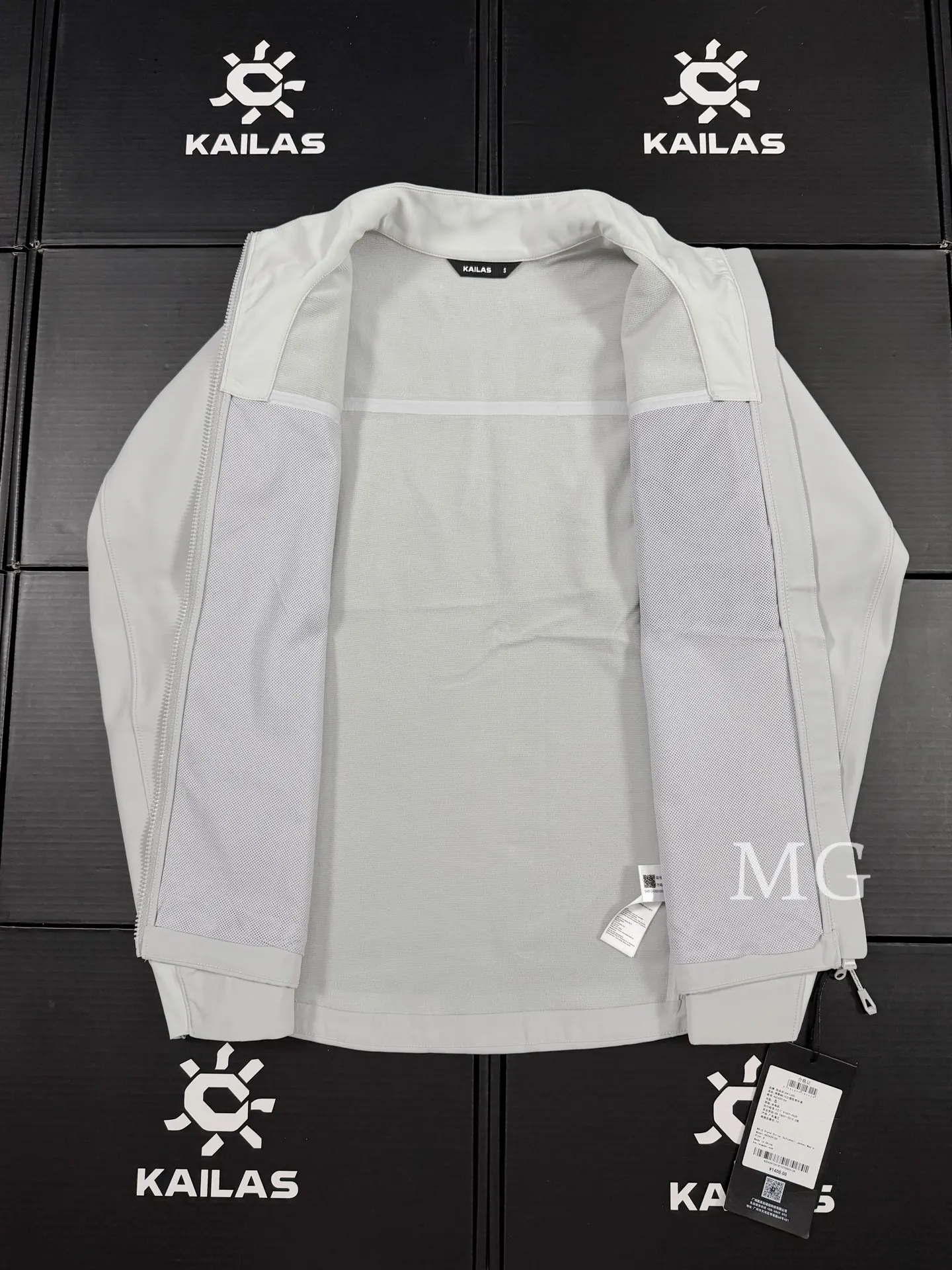 M8 IC Fleece-Lined Softshell Jacket D30020749 — view 8