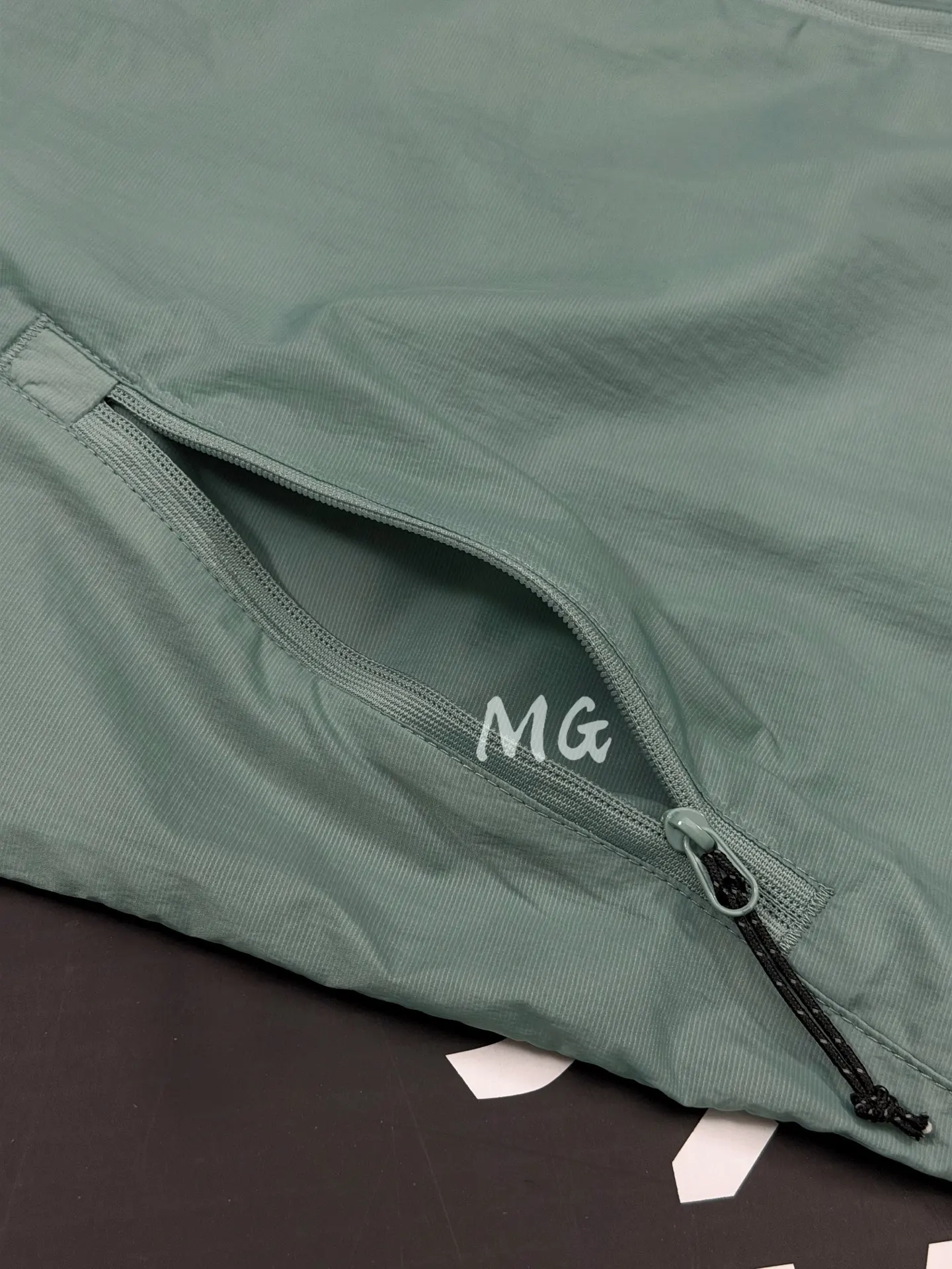 Lightweight UPF 50+ Hooded Sun Protection Jacket D30011504 — view 5