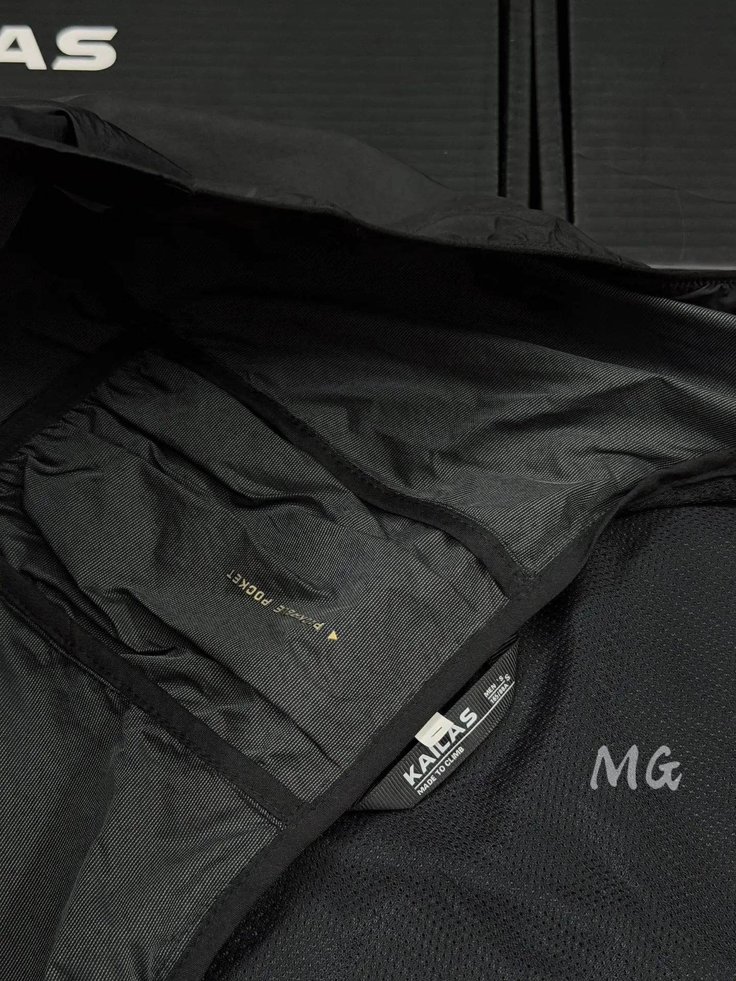 Lightweight UPF 50+ Hooded Sun Protection Jacket D30011505 — view 8