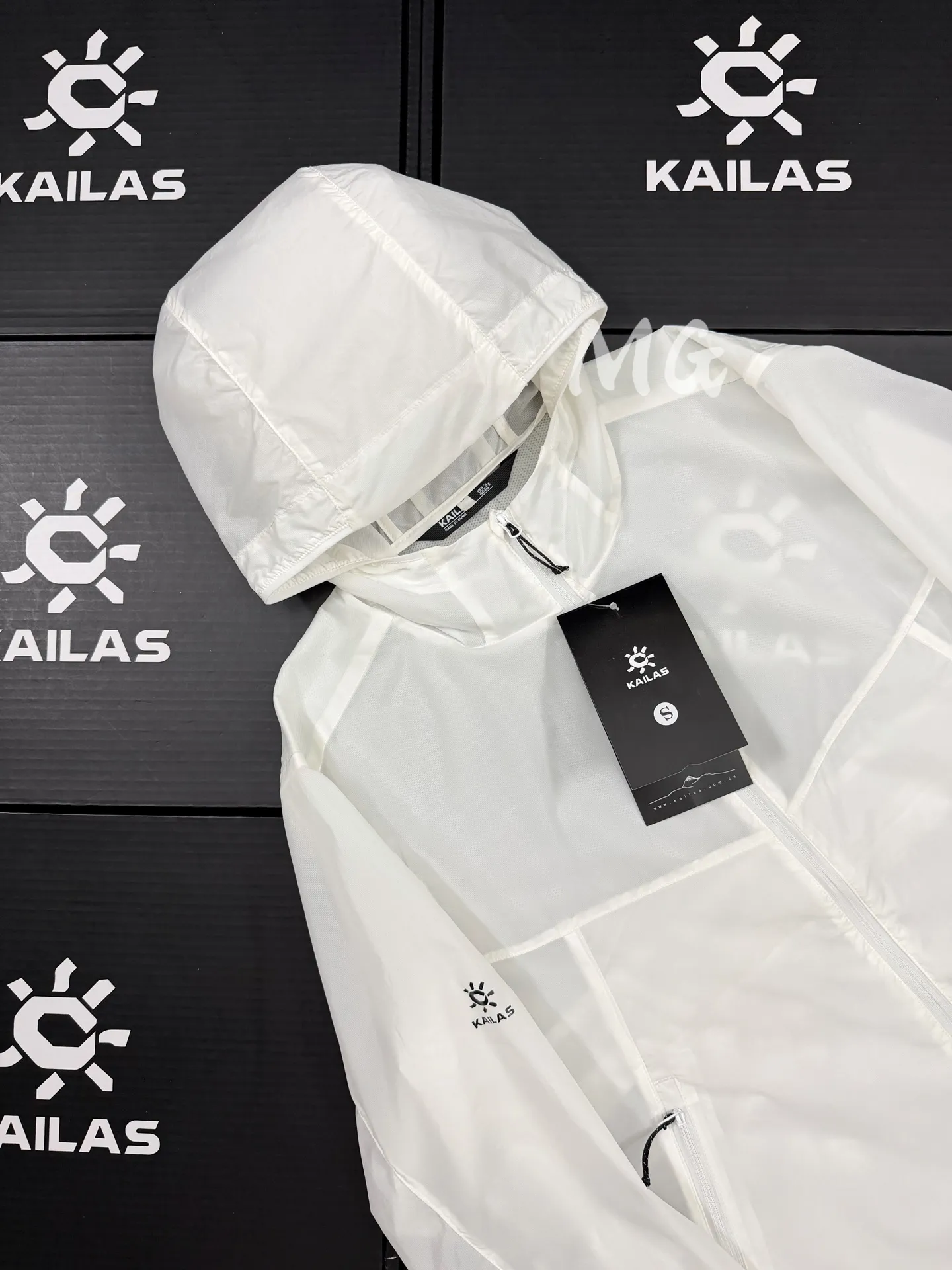 Lightweight Hooded Sun Protection Jacket D30011506 — view 4