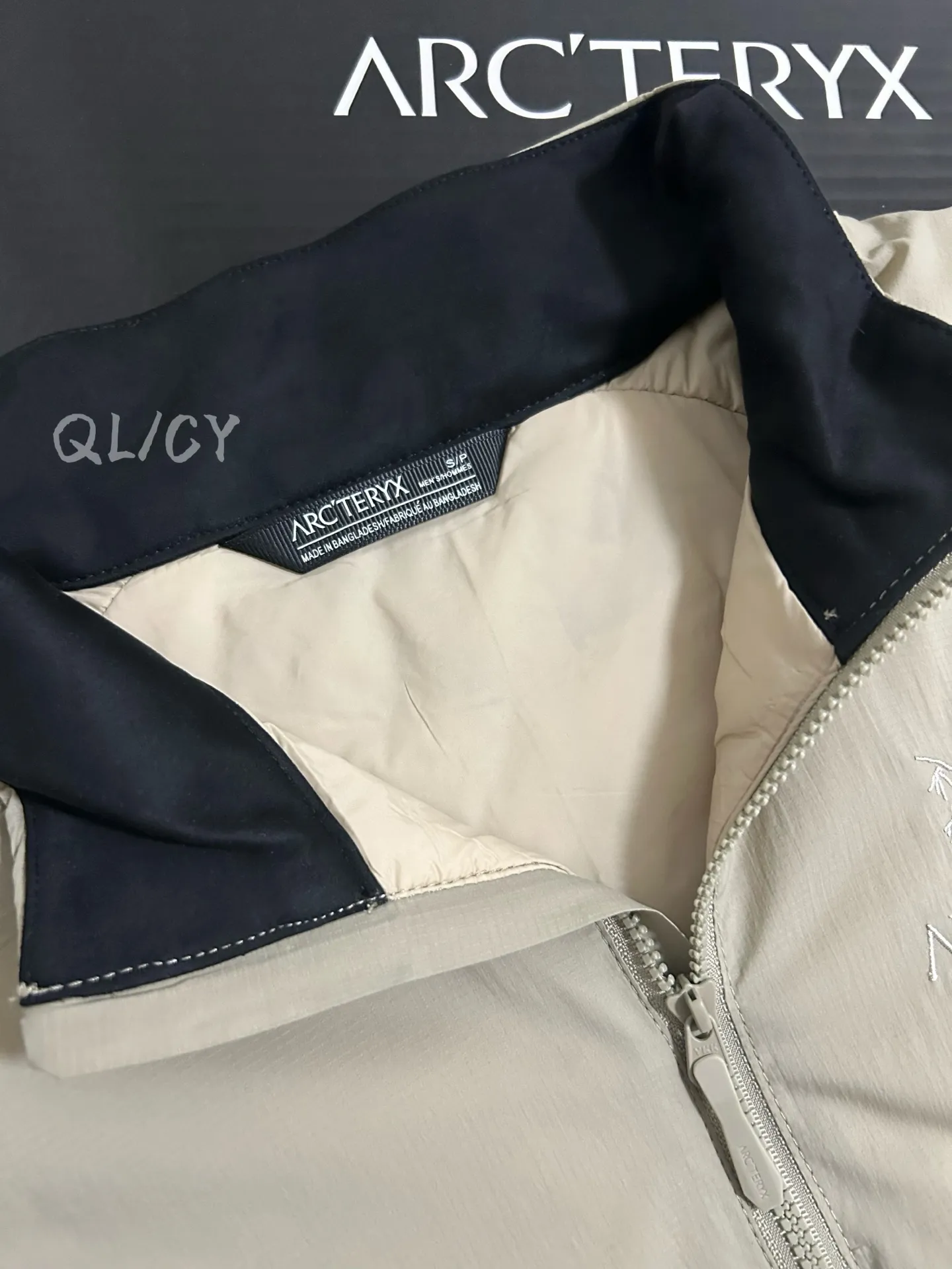 Atom Insulated Logo-Embroidered Gilet D30020868 — view 3