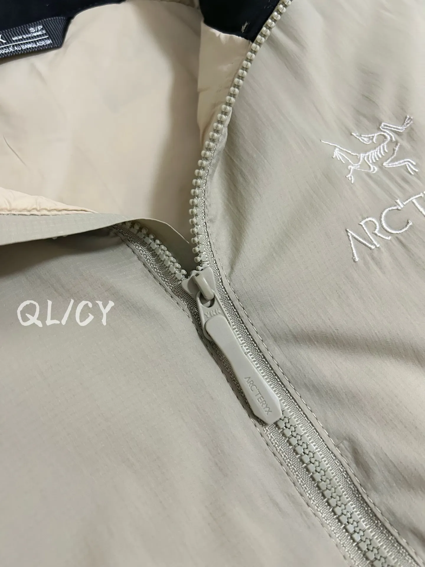 Atom Insulated Logo-Embroidered Gilet D30020868 — view 4