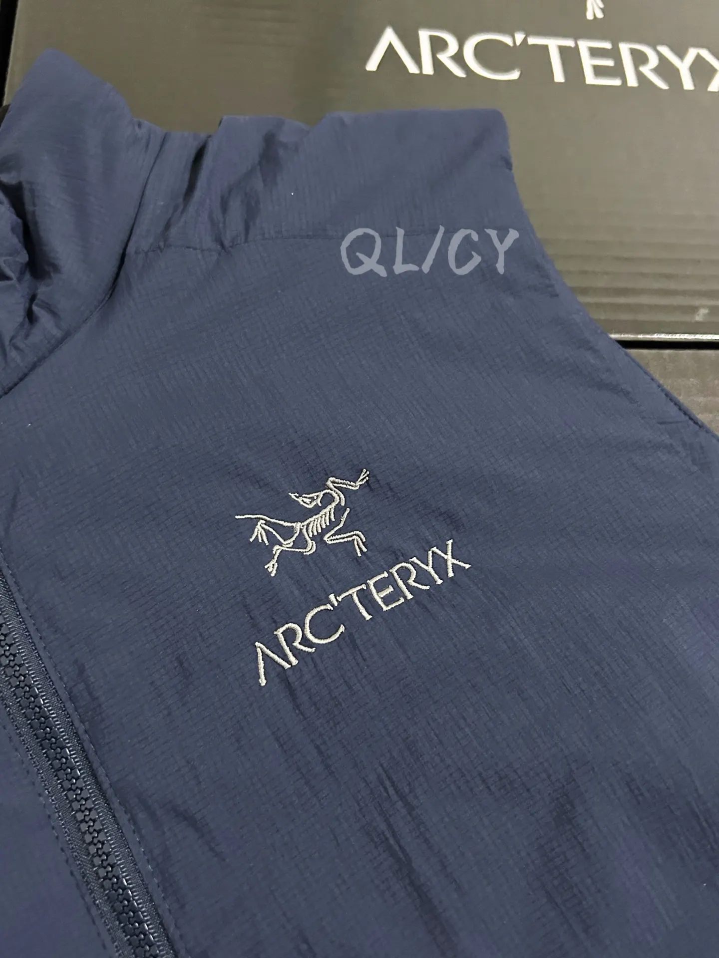 Atom Lightweight Insulated Vest D30020869 — view 2
