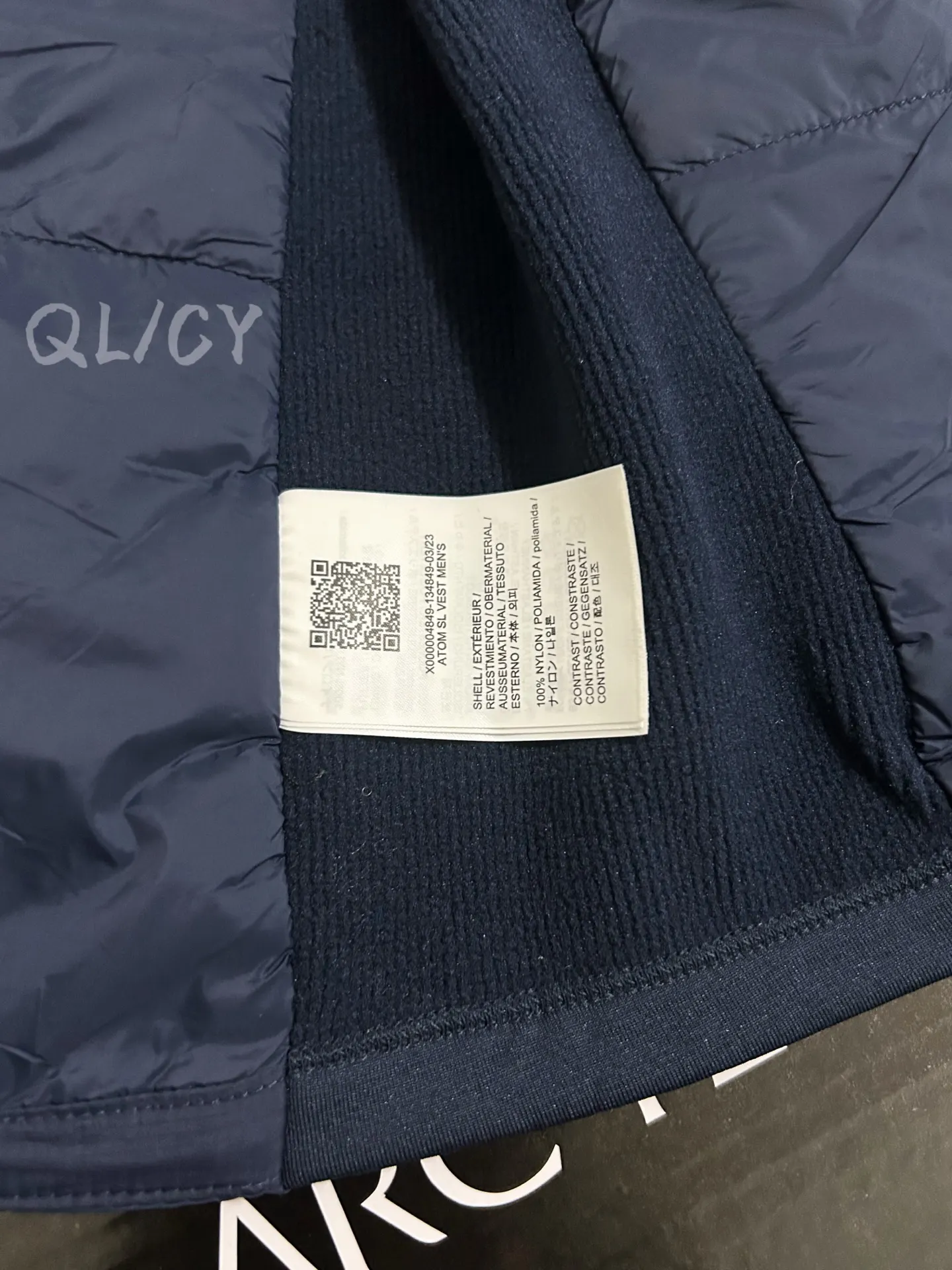 Atom Lightweight Insulated Vest D30020869 — view 5