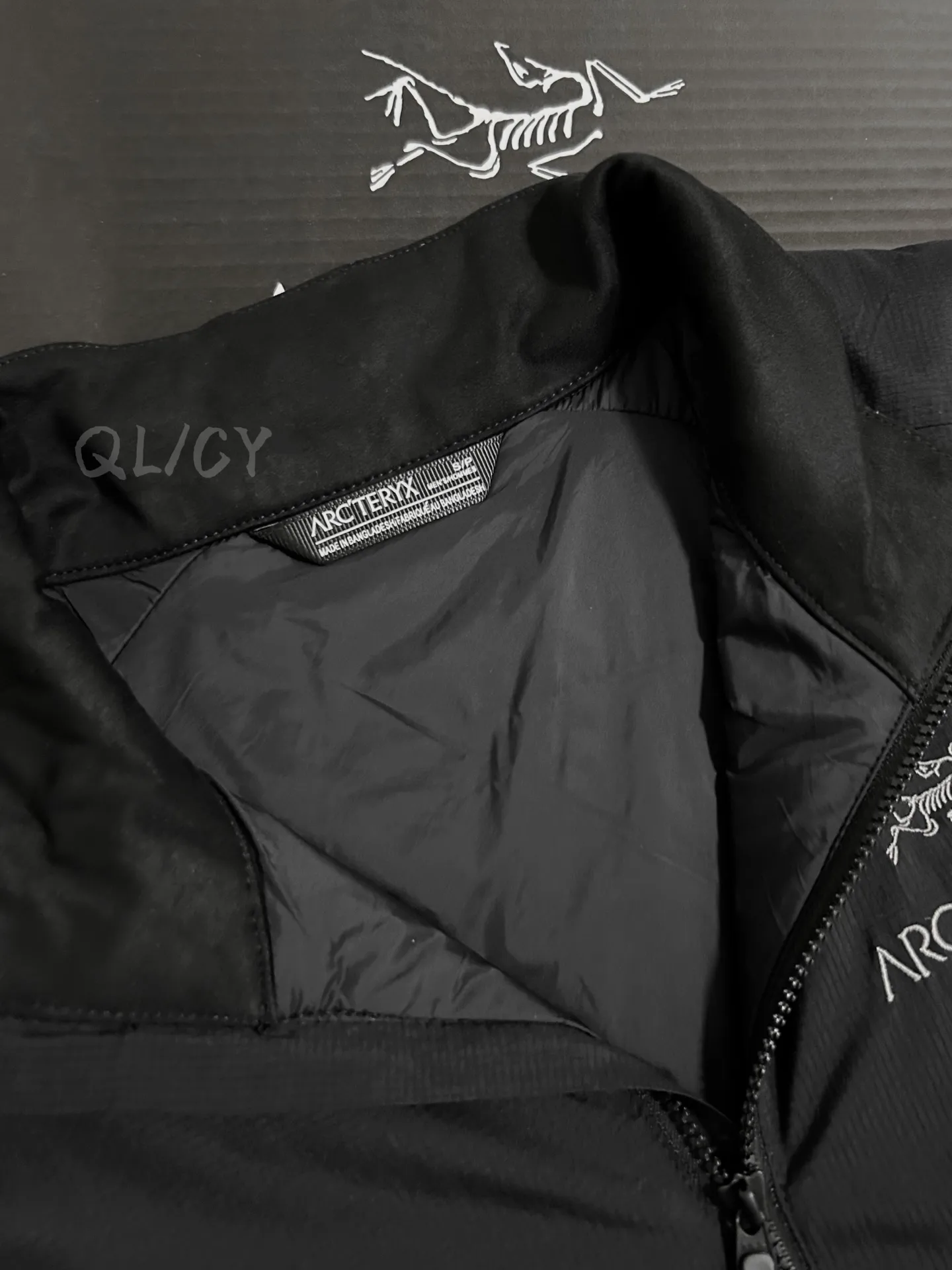 Atom Insulated Logo-Embroidered Gilet D30020867 — view 4
