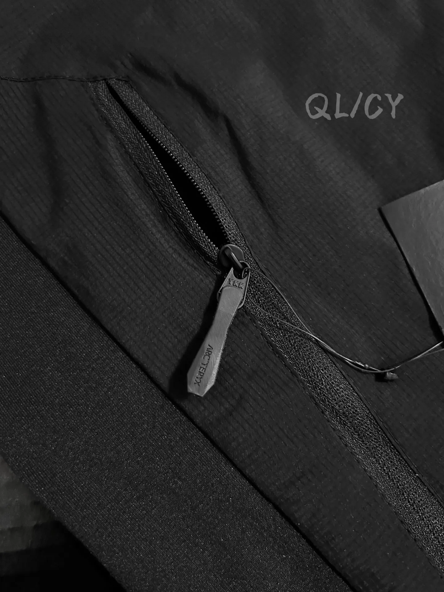 Atom Insulated Logo-Embroidered Gilet D30020867 — view 6