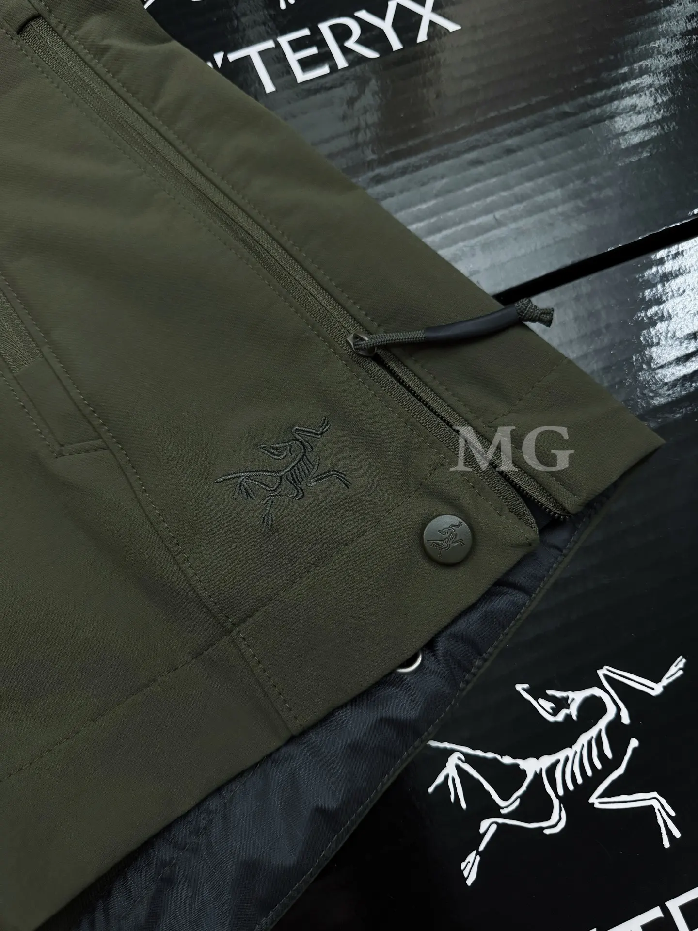 Leaf Patrol AR Softshell Jacket D31020627 — view 4